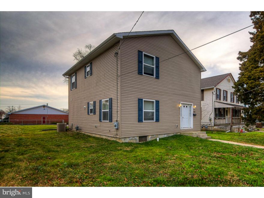 Ready for new tenants.  This 3 bedroom 2.5 bath is just waiting for someone to call it home again.  The home has an open floor plan with fresh neutral paint throughout.  Large eat-in kitchen and plenty of storage space.  Also features a great back yard!  Owner is a licensed real-estate agent.