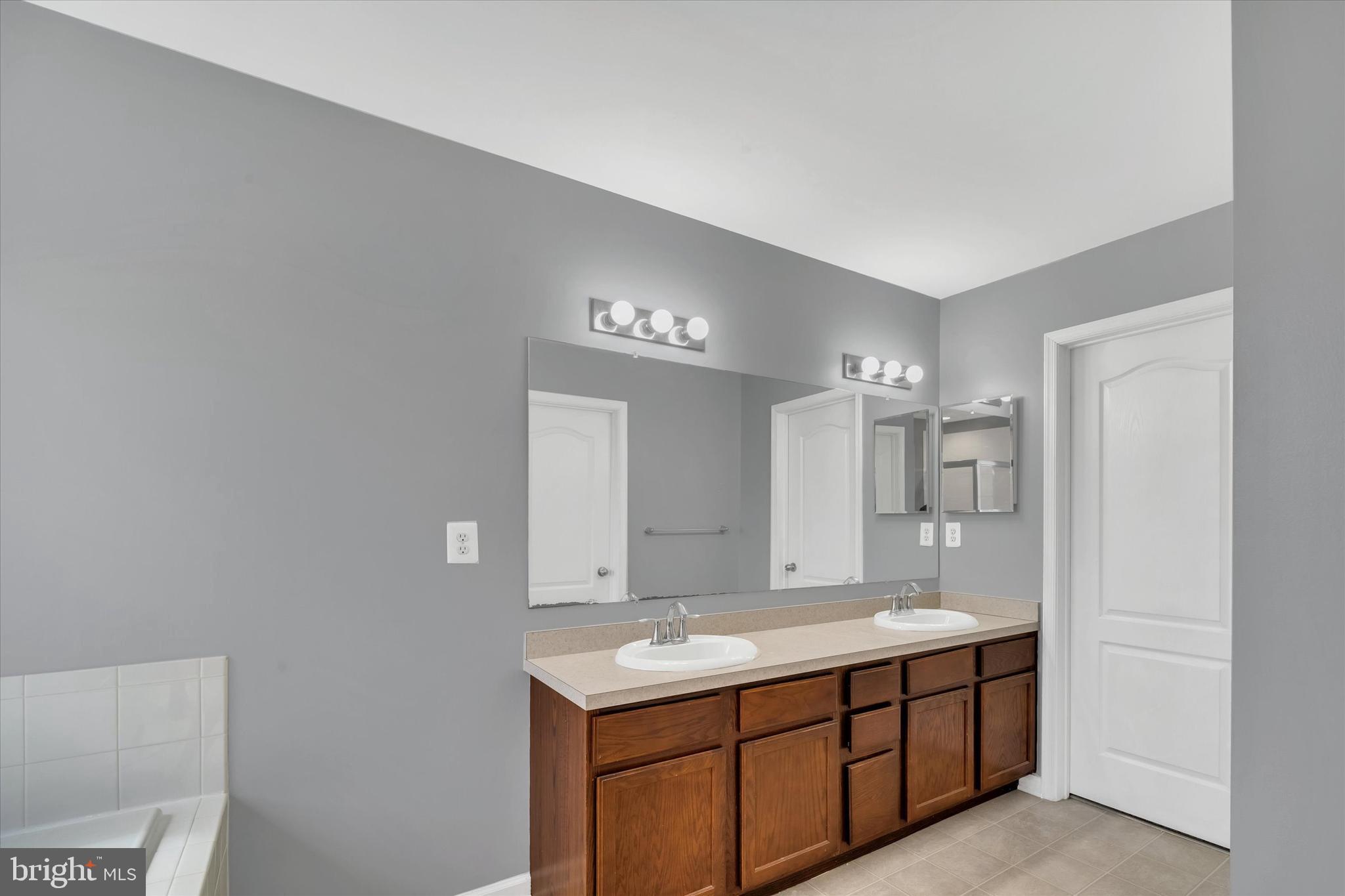 RIVERWATCH IND HEAD - Residential