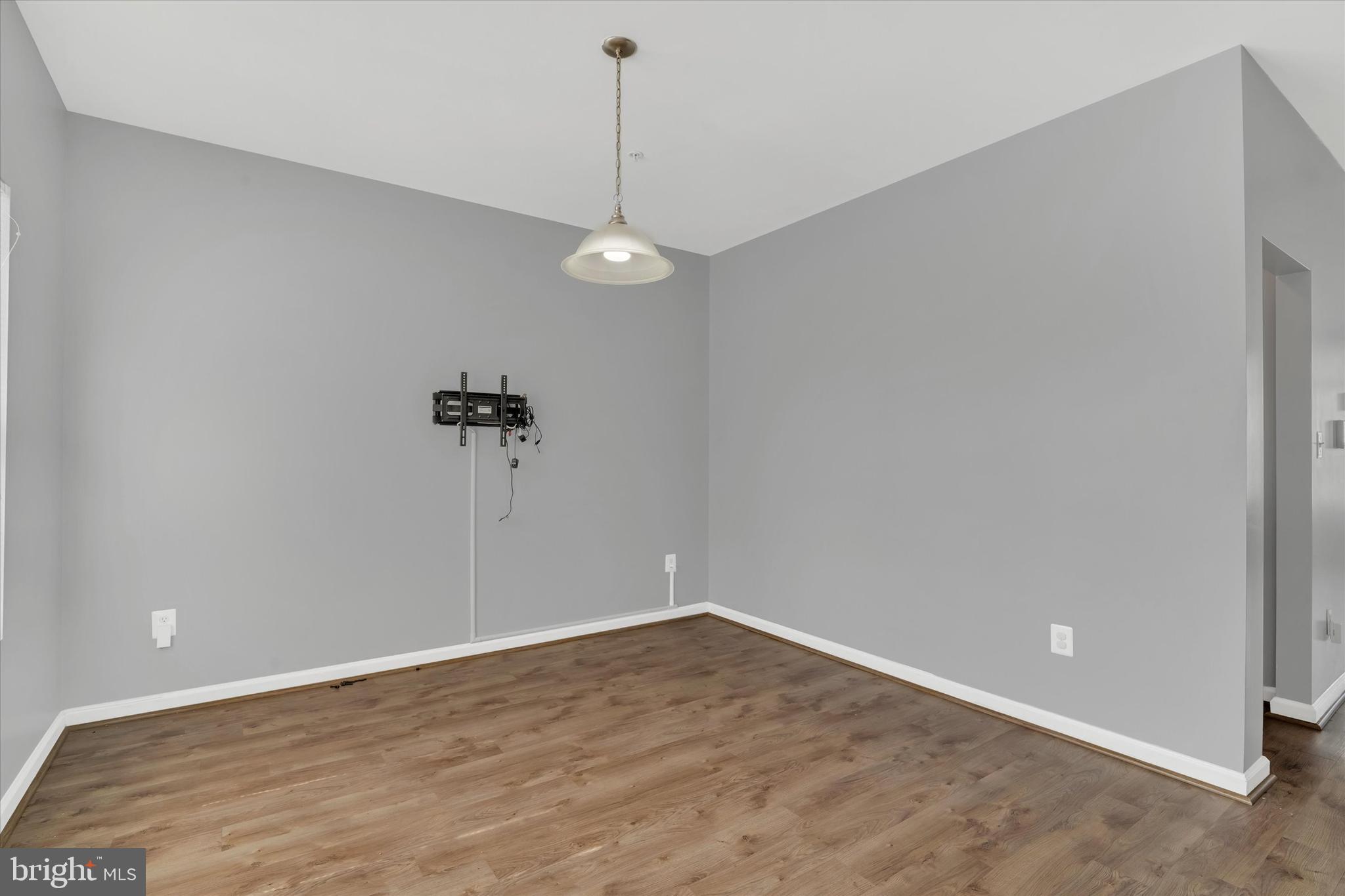 RIVERWATCH IND HEAD - Residential