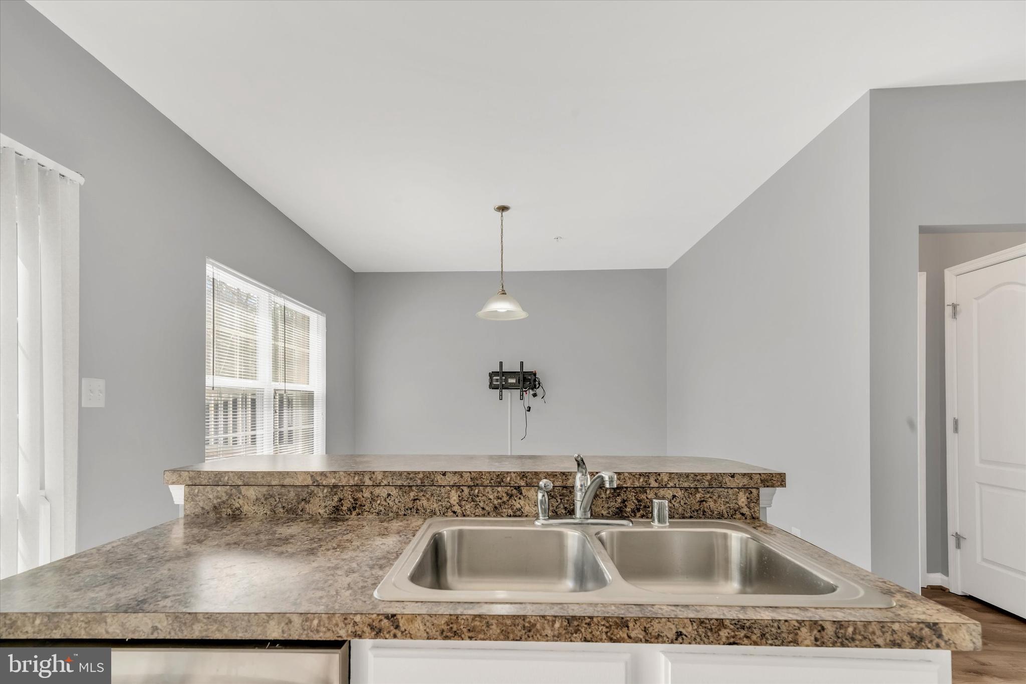 RIVERWATCH IND HEAD - Residential