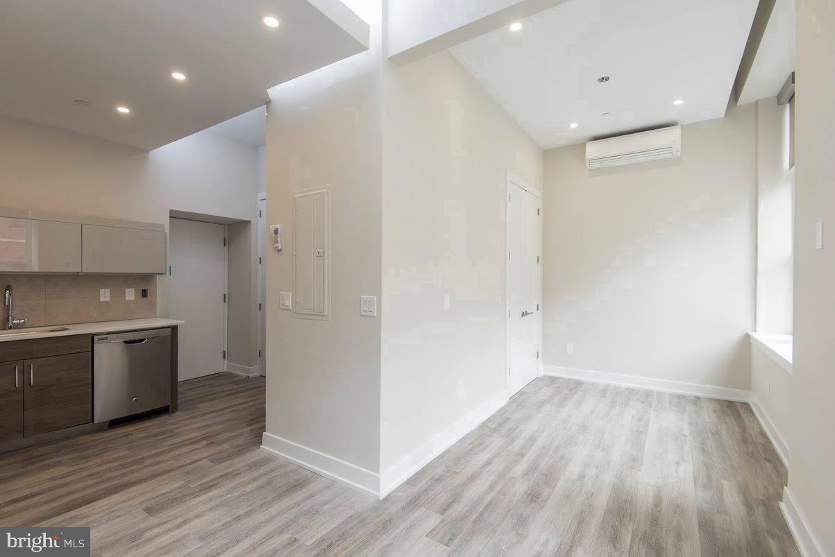 802 SANSOM STREET 401