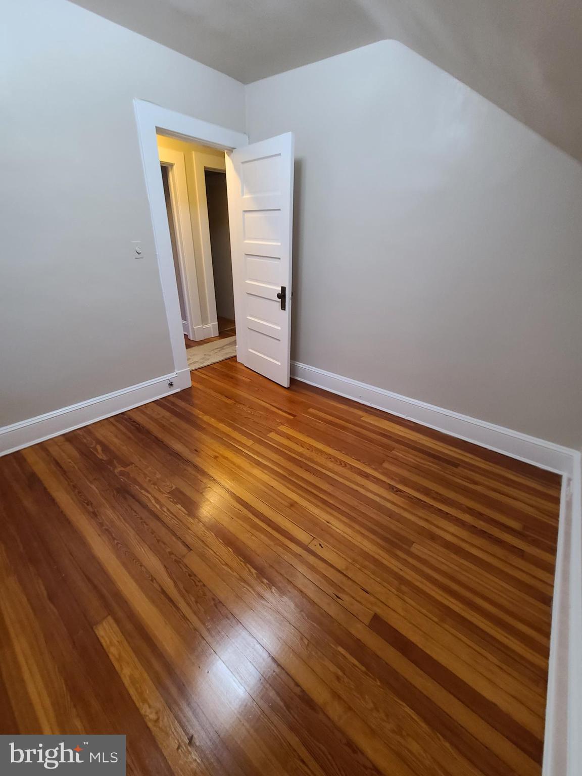 ROLAND PARK - Residential Lease