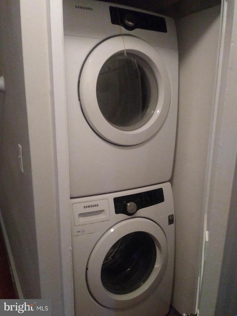 ROLAND PARK - Residential Lease