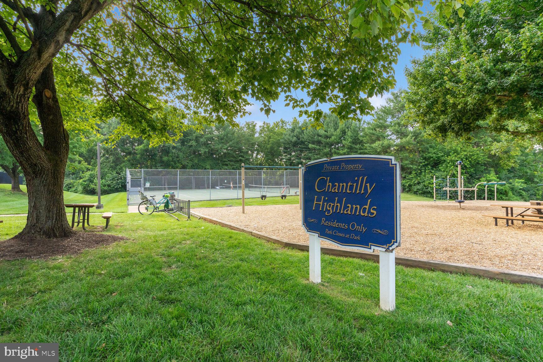 CHANTILLY HIGHLANDS - Residential