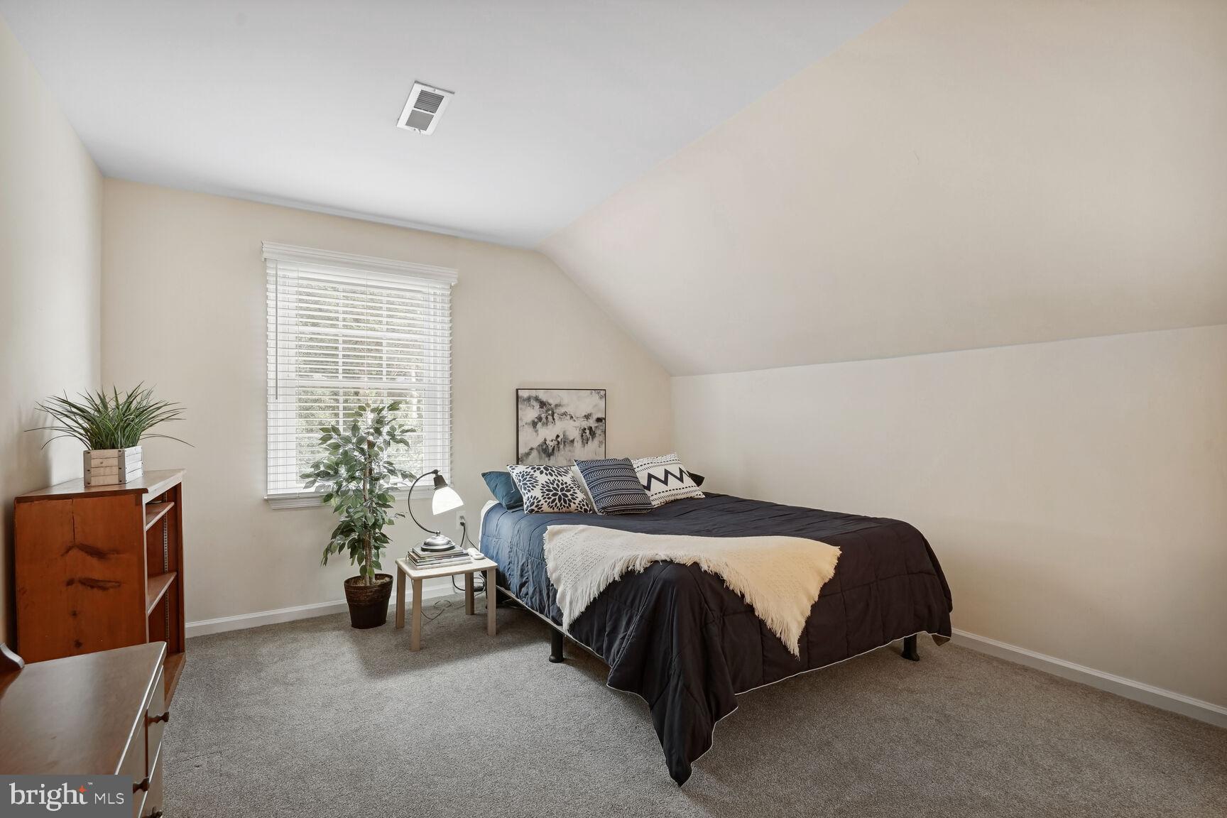 CHANTILLY HIGHLANDS - Residential