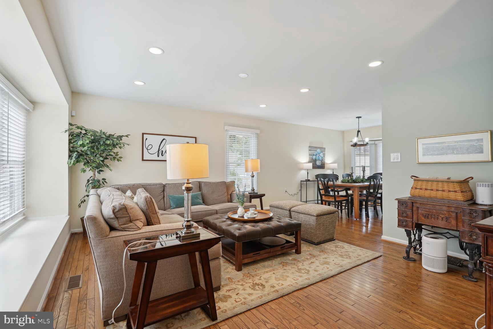 CHANTILLY HIGHLANDS - Residential