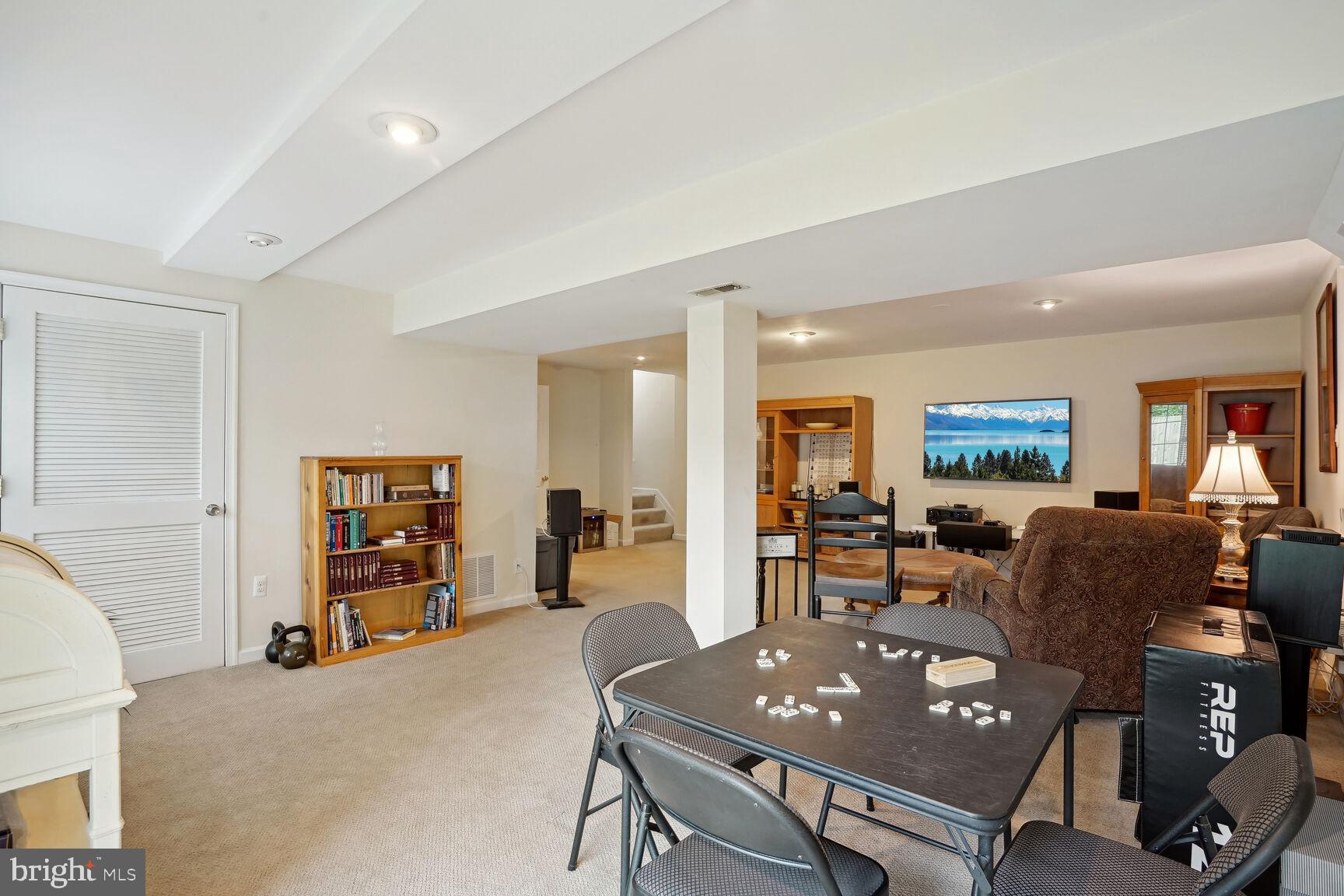 CHANTILLY HIGHLANDS - Residential