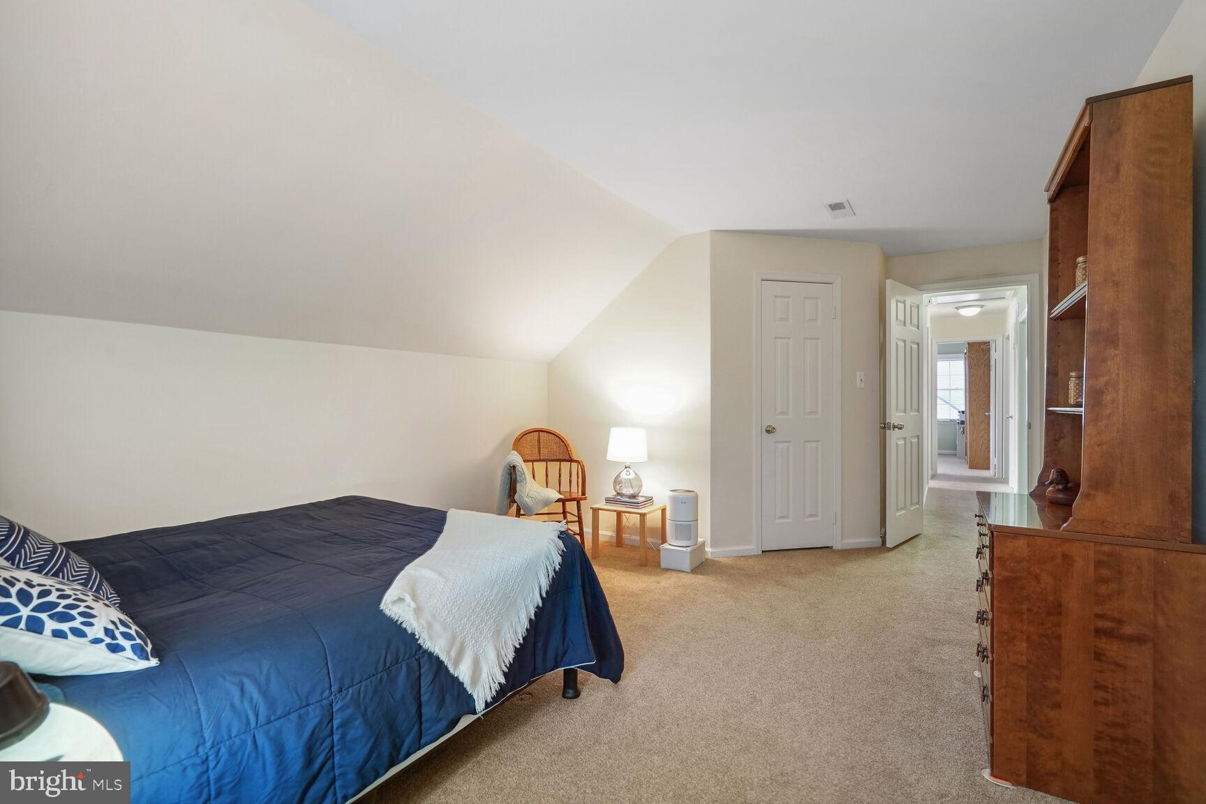 CHANTILLY HIGHLANDS - Residential