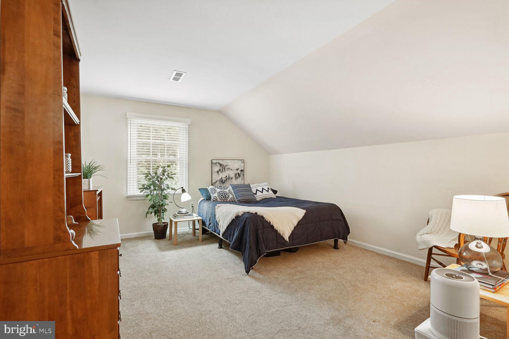 CHANTILLY HIGHLANDS - Residential