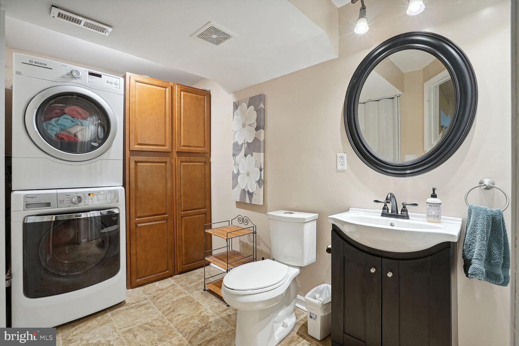 CHANTILLY HIGHLANDS - Residential