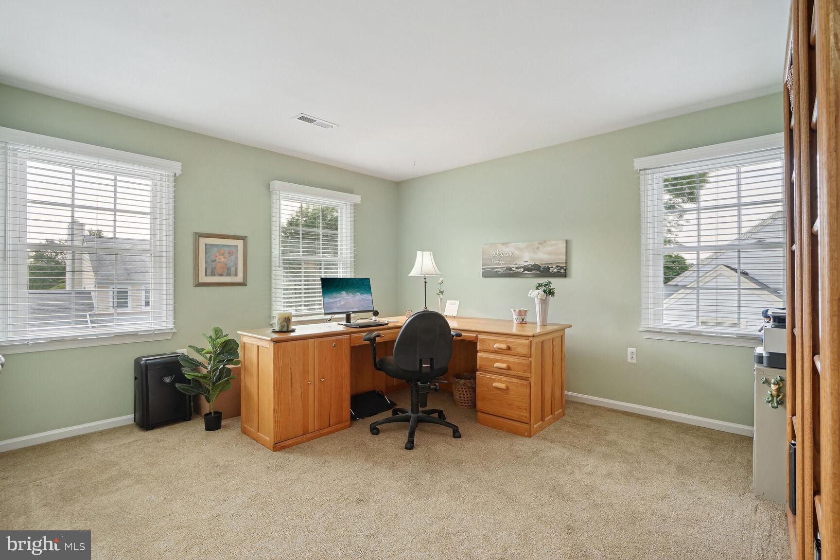 CHANTILLY HIGHLANDS - Residential