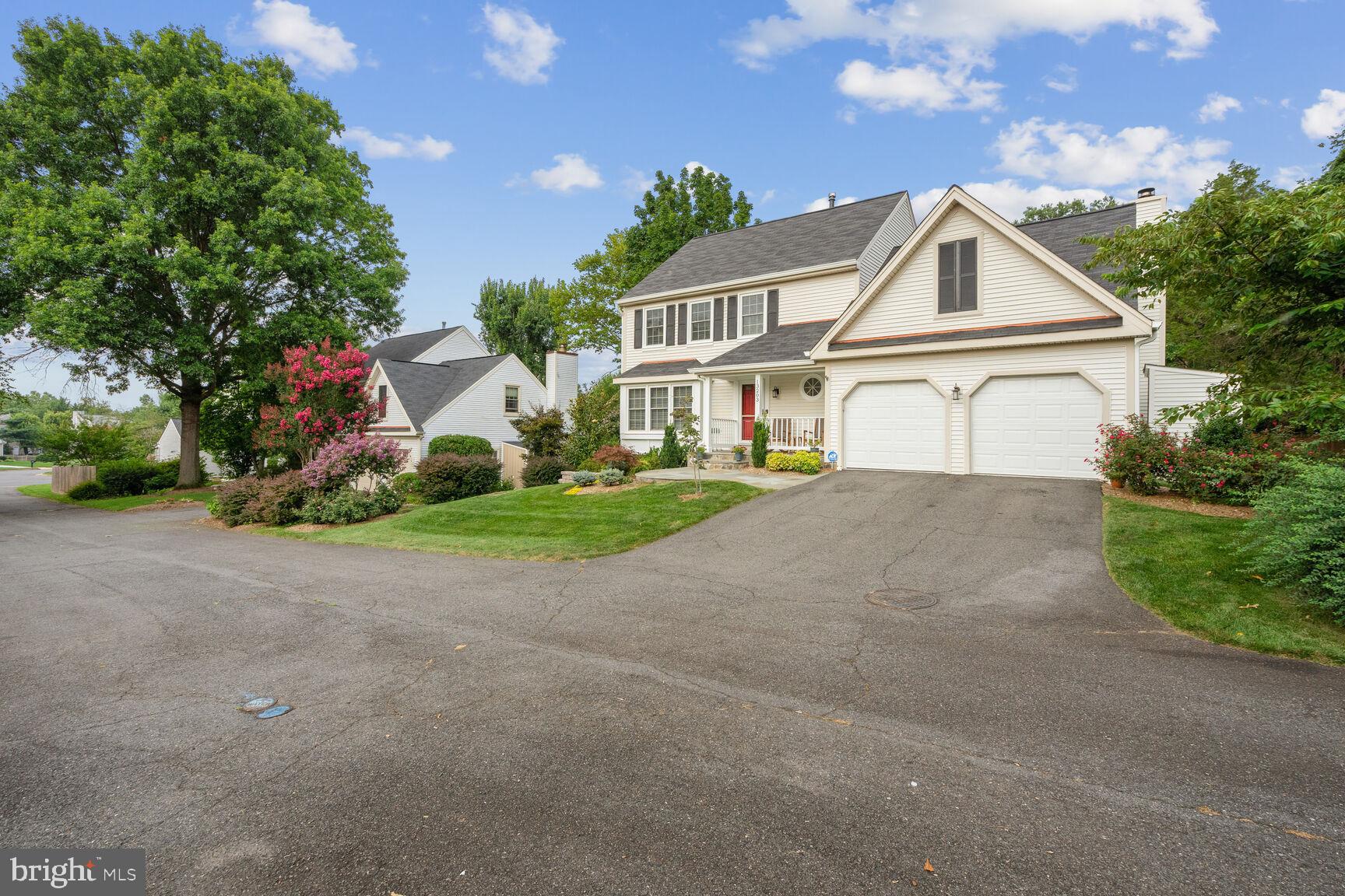 CHANTILLY HIGHLANDS - Residential