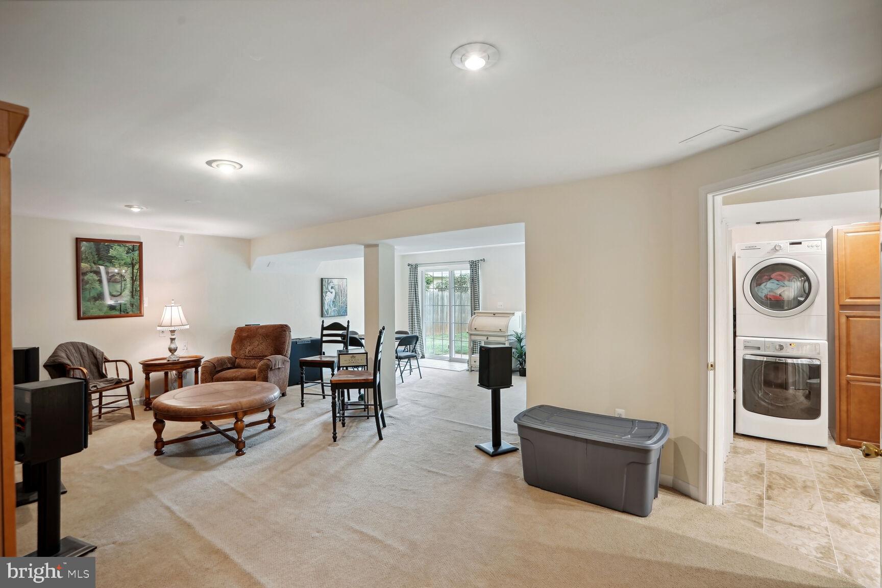 CHANTILLY HIGHLANDS - Residential