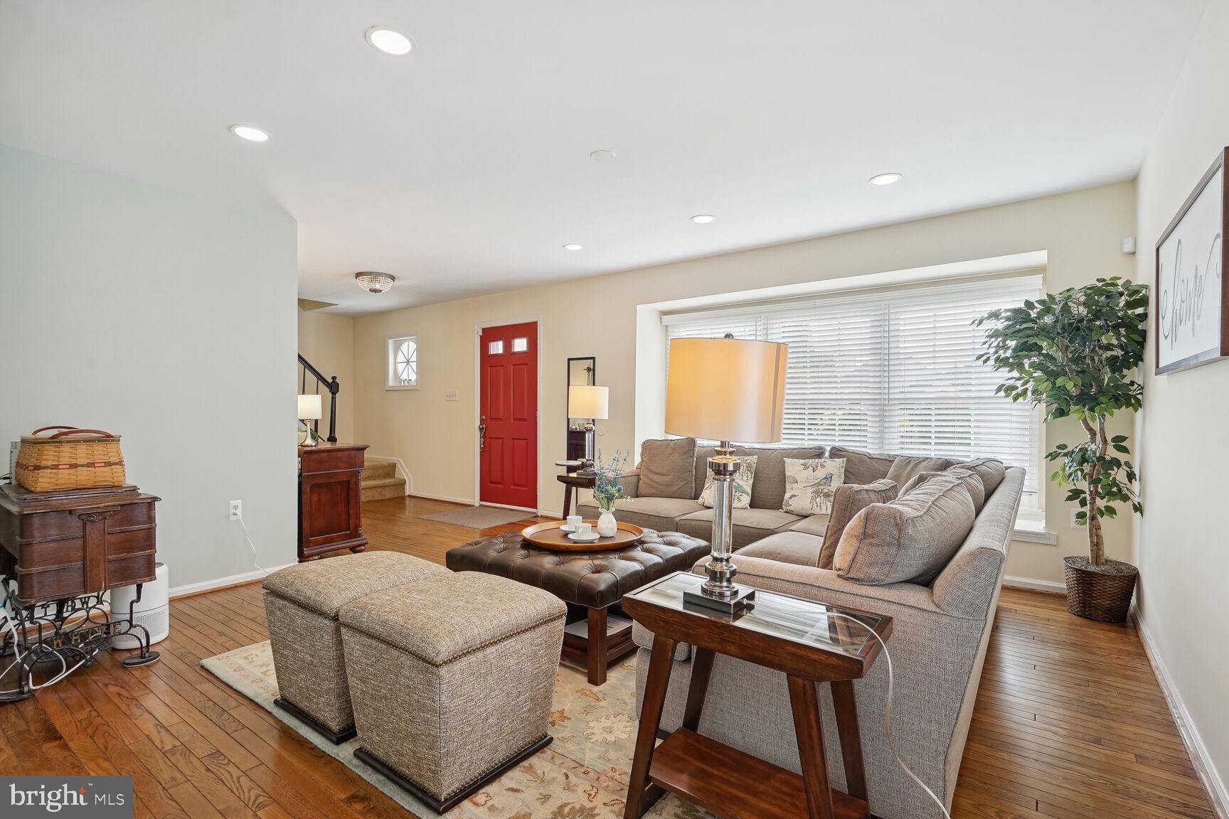 CHANTILLY HIGHLANDS - Residential