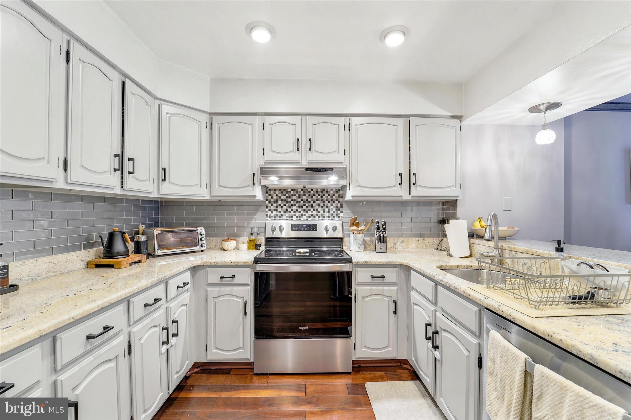 WOODLYN CROSSING - Residential
