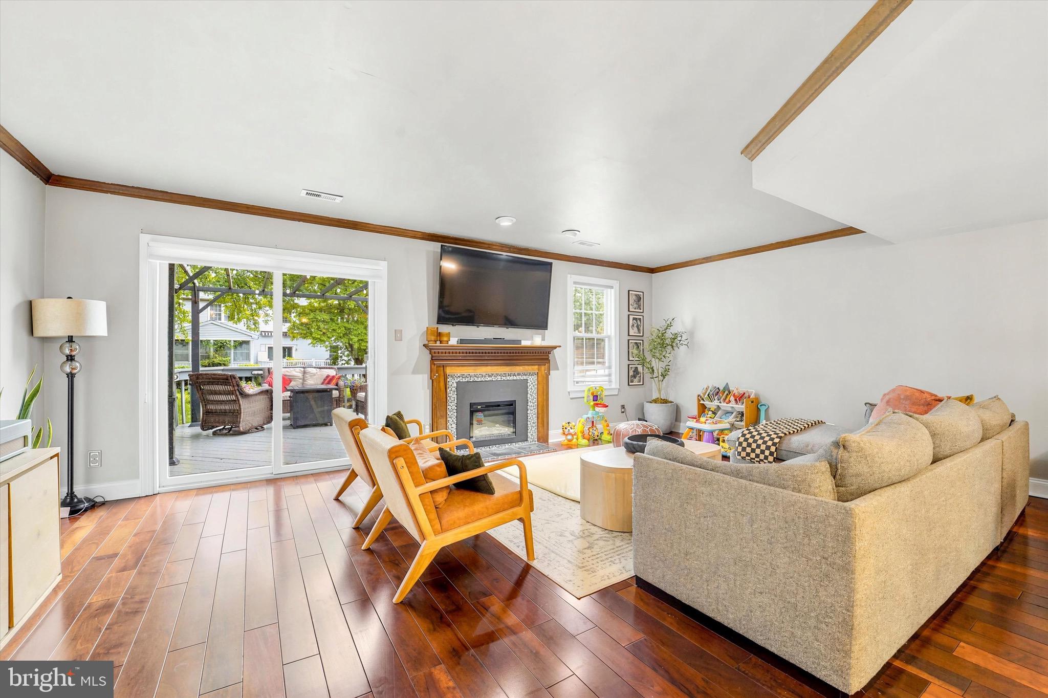WOODLYN CROSSING - Residential