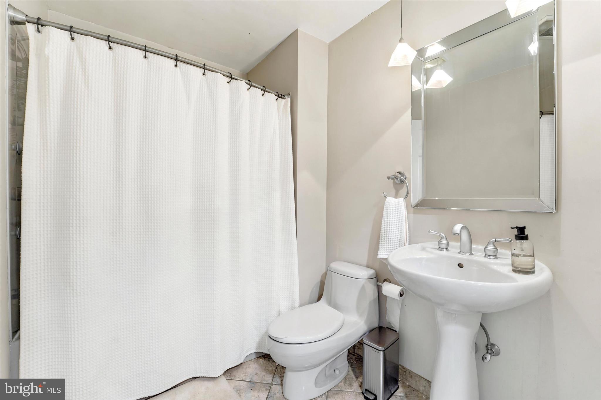 WOODLYN CROSSING - Residential