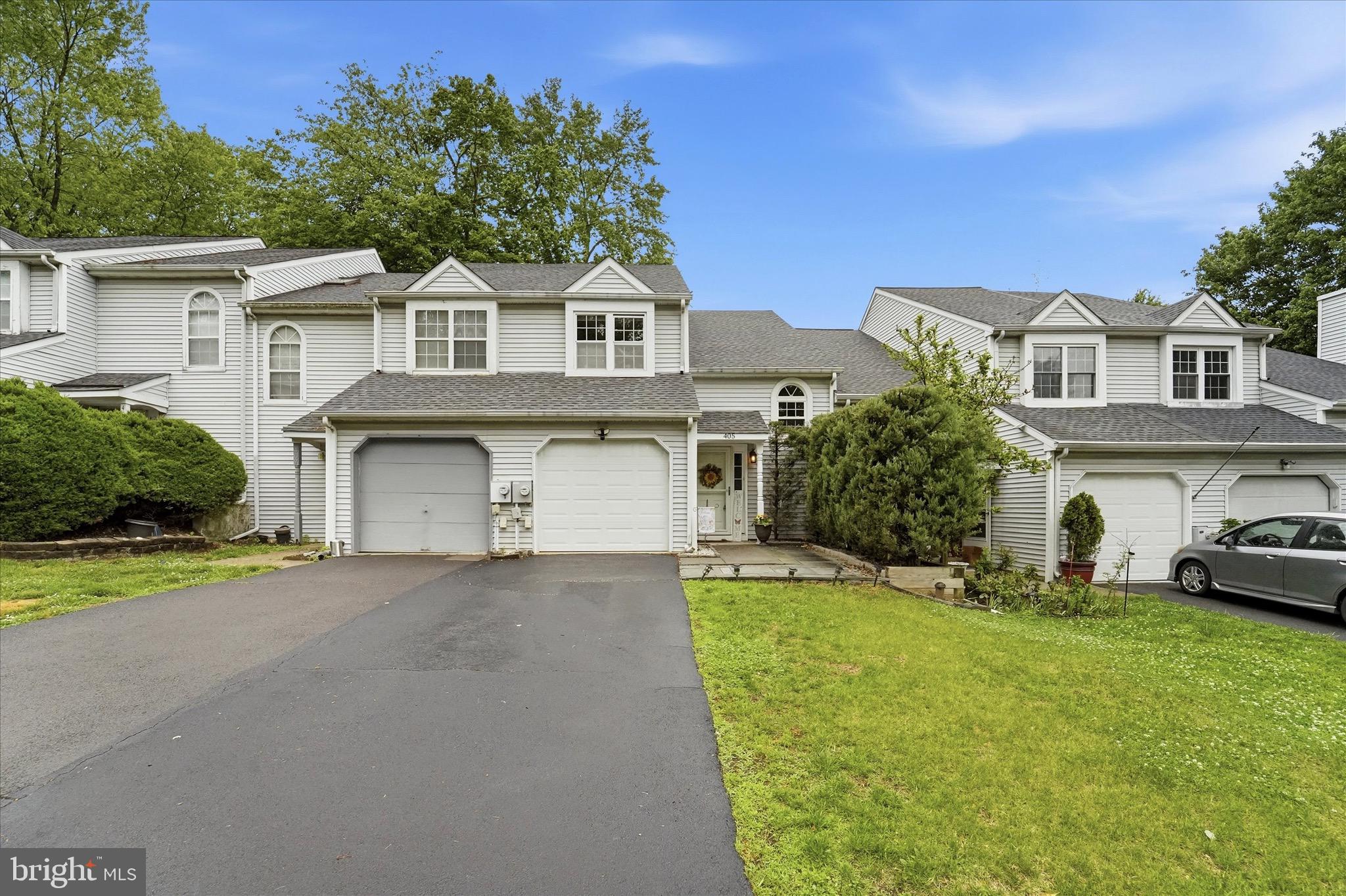 WOODLYN CROSSING - Residential