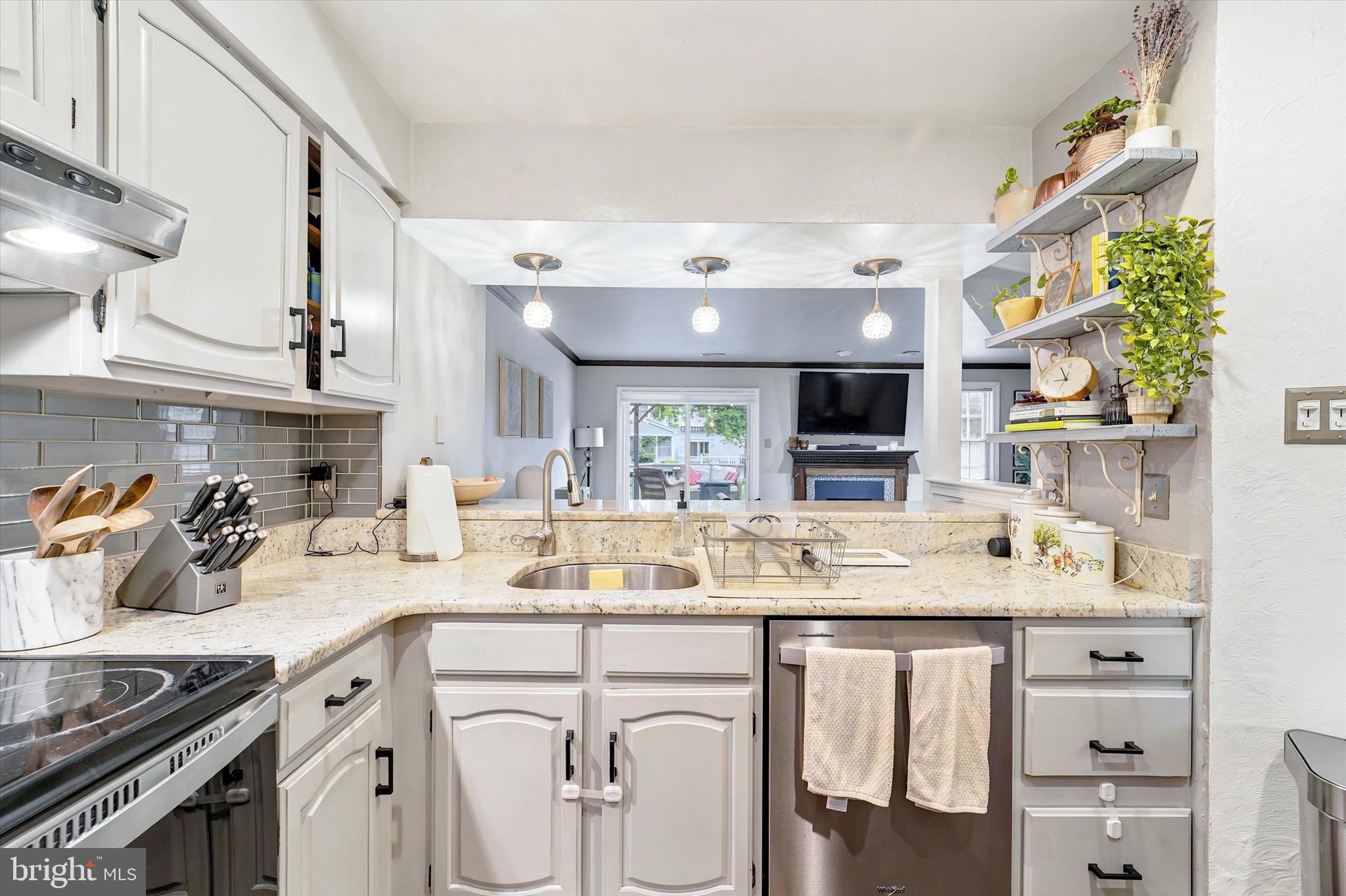 WOODLYN CROSSING - Residential