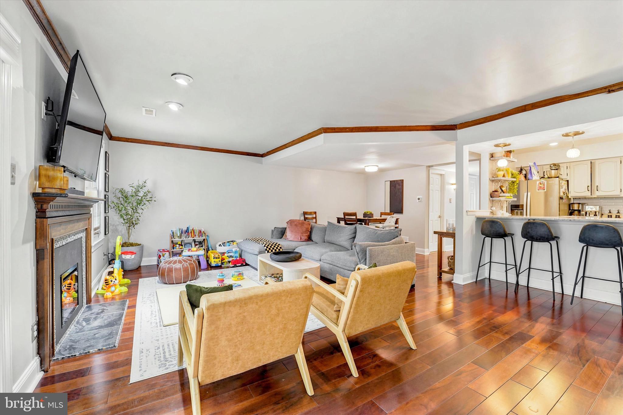 WOODLYN CROSSING - Residential