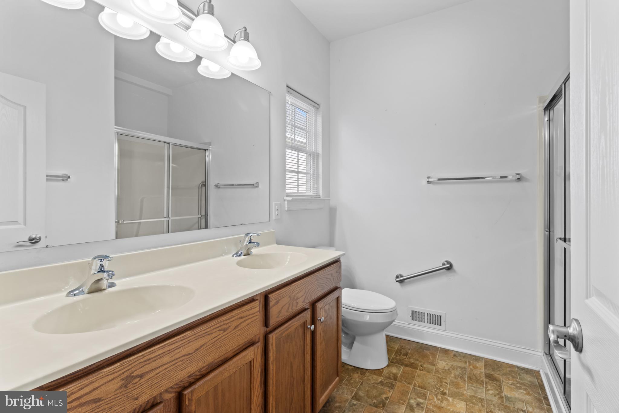 VILLAGE OF EASTRIDGE - Residential