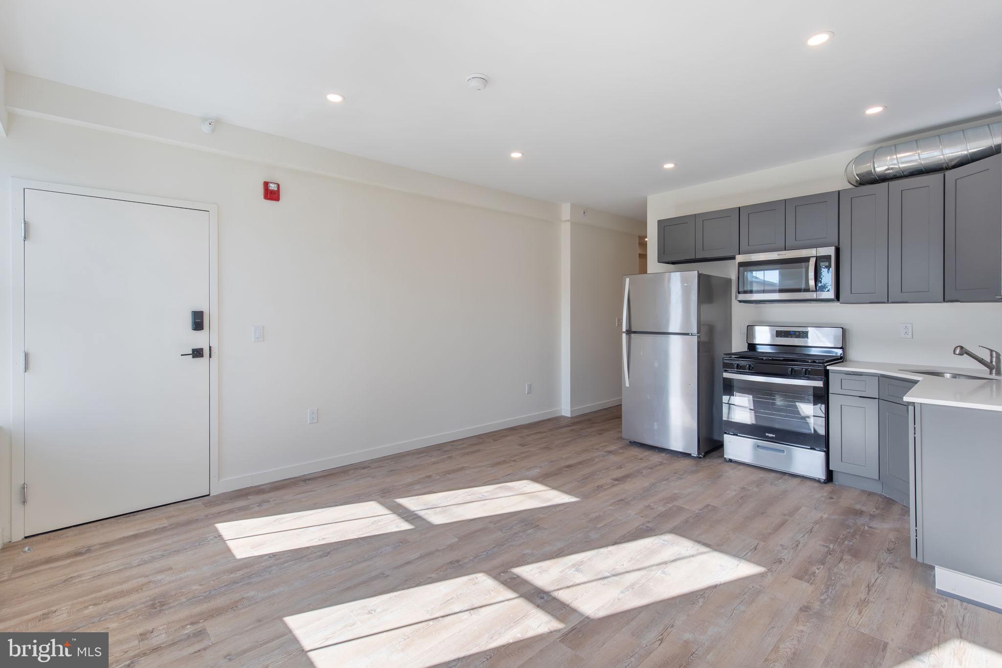 QUEEN VILLAGE - Residential Lease