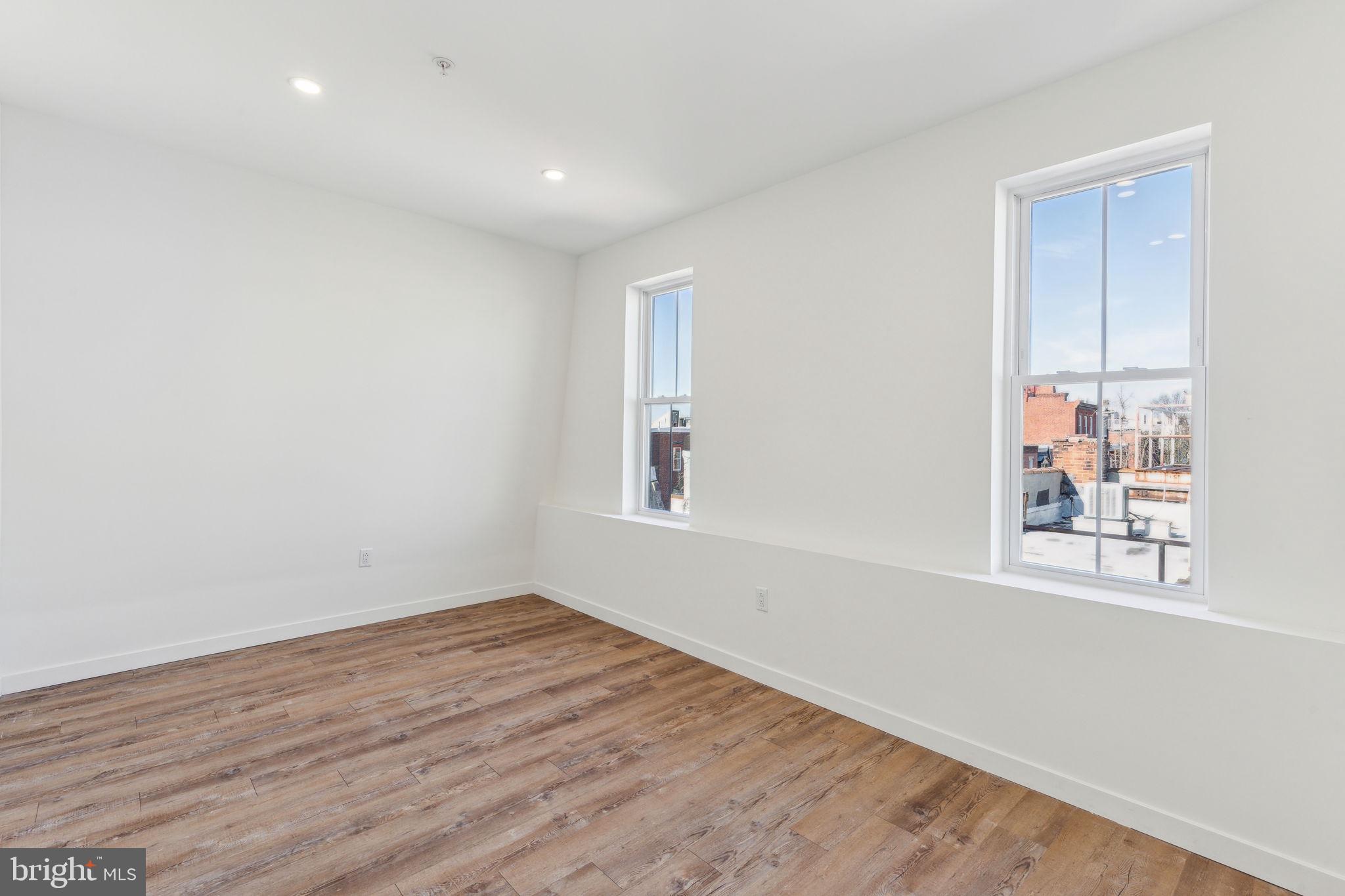QUEEN VILLAGE - Residential Lease