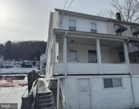 247 W Railroad Street, Nesquehoning, PA 18240 - MLS#: PACC2005552