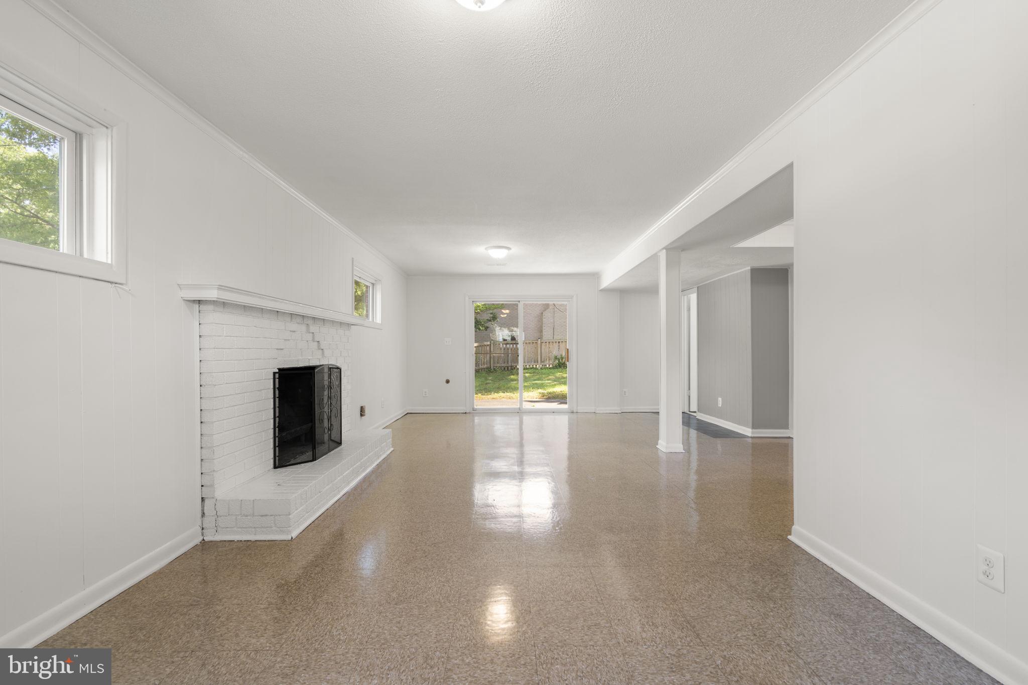 COLLEGE PARK WOODS - Residential