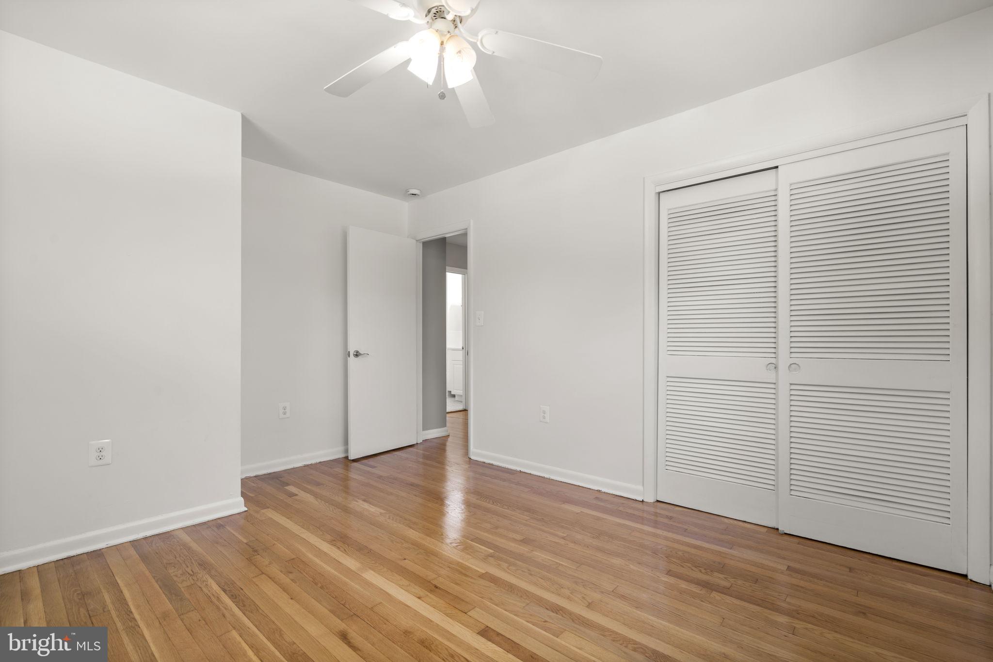 COLLEGE PARK WOODS - Residential