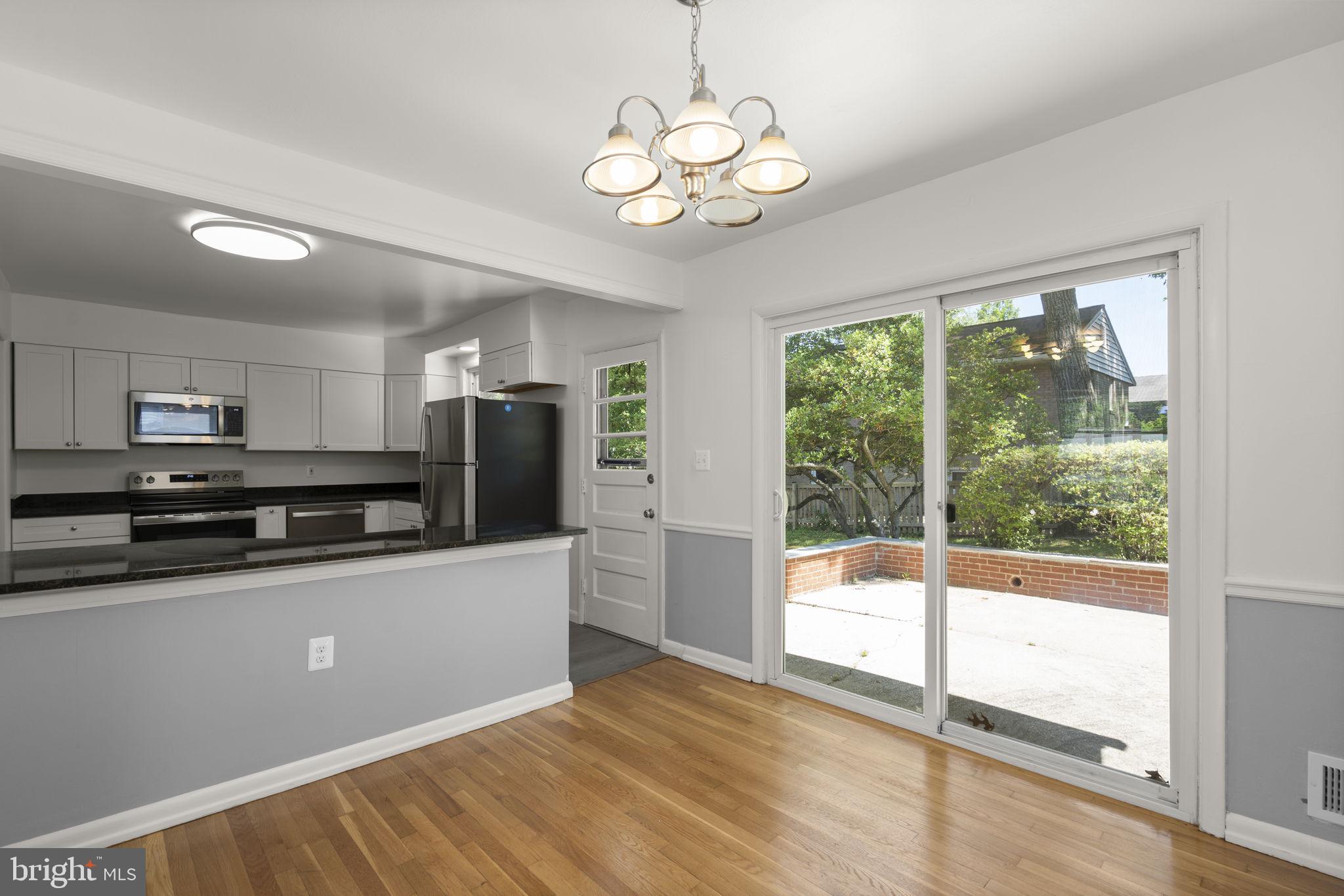 COLLEGE PARK WOODS - Residential