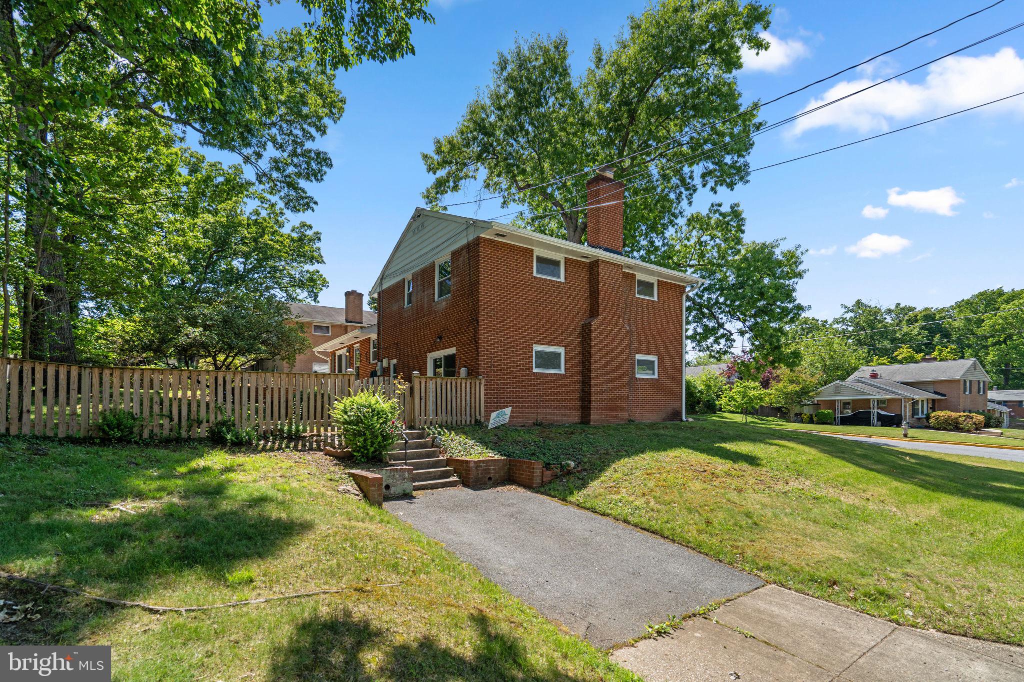 COLLEGE PARK WOODS - Residential
