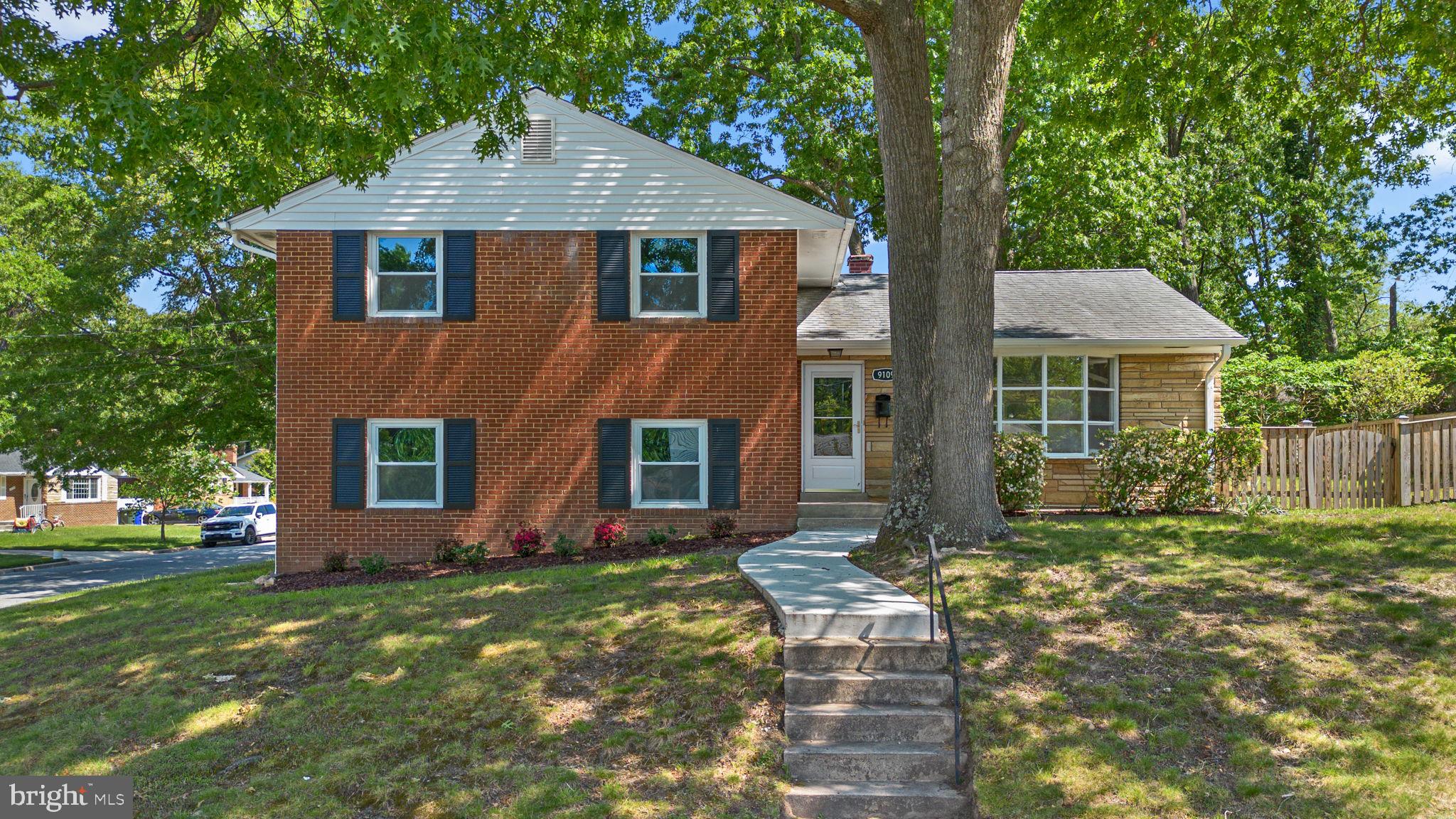 COLLEGE PARK WOODS - Residential
