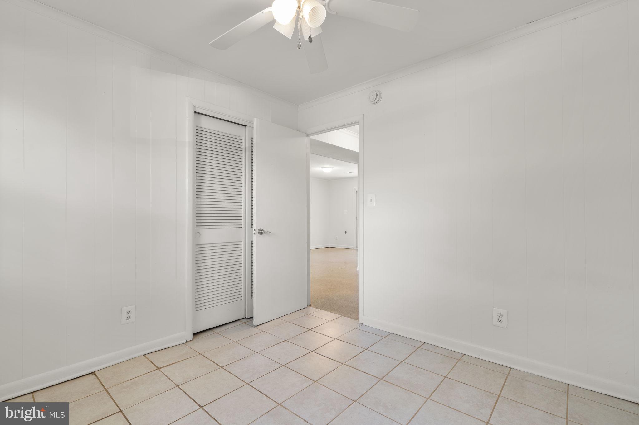 COLLEGE PARK WOODS - Residential