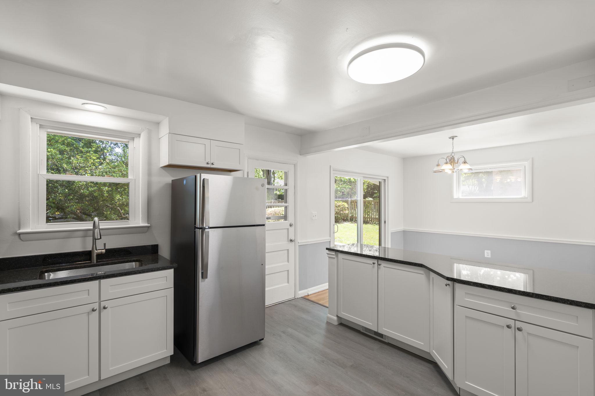 COLLEGE PARK WOODS - Residential