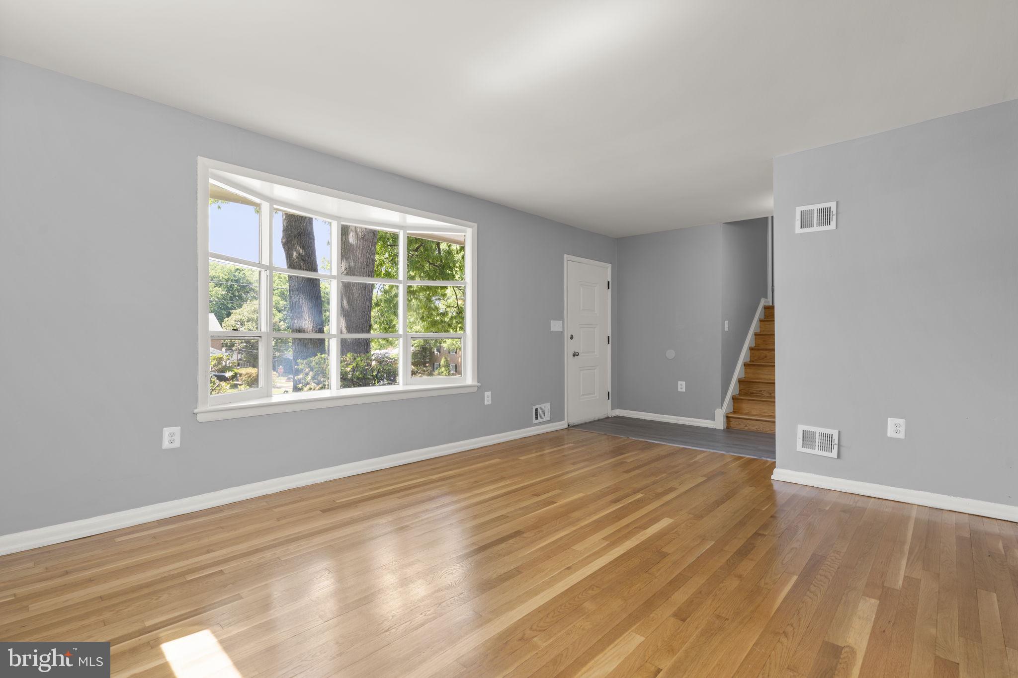COLLEGE PARK WOODS - Residential