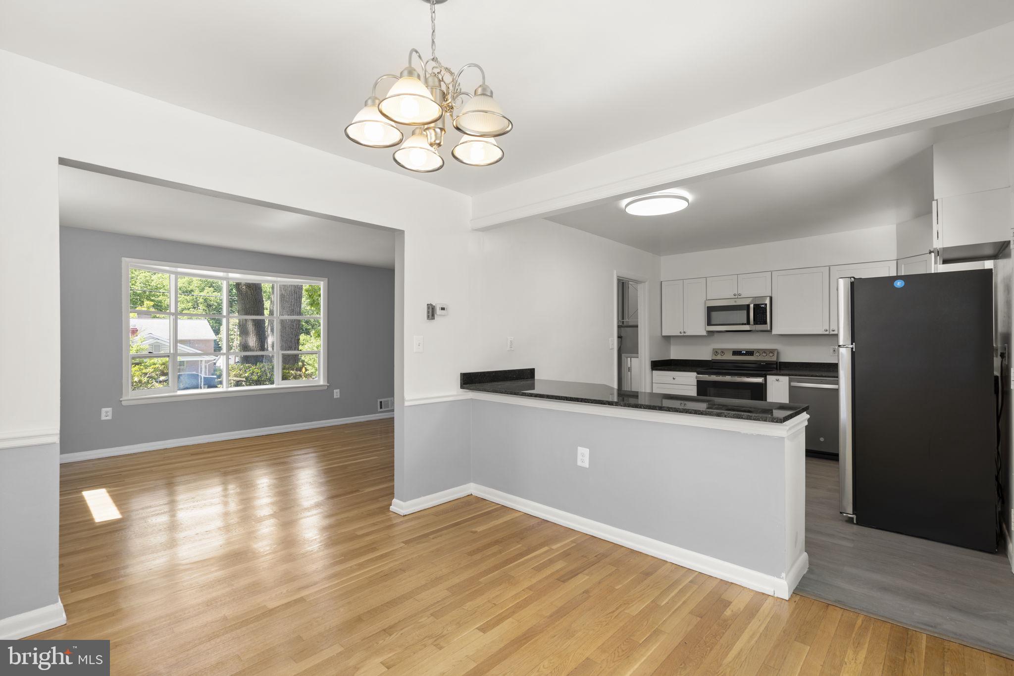 COLLEGE PARK WOODS - Residential