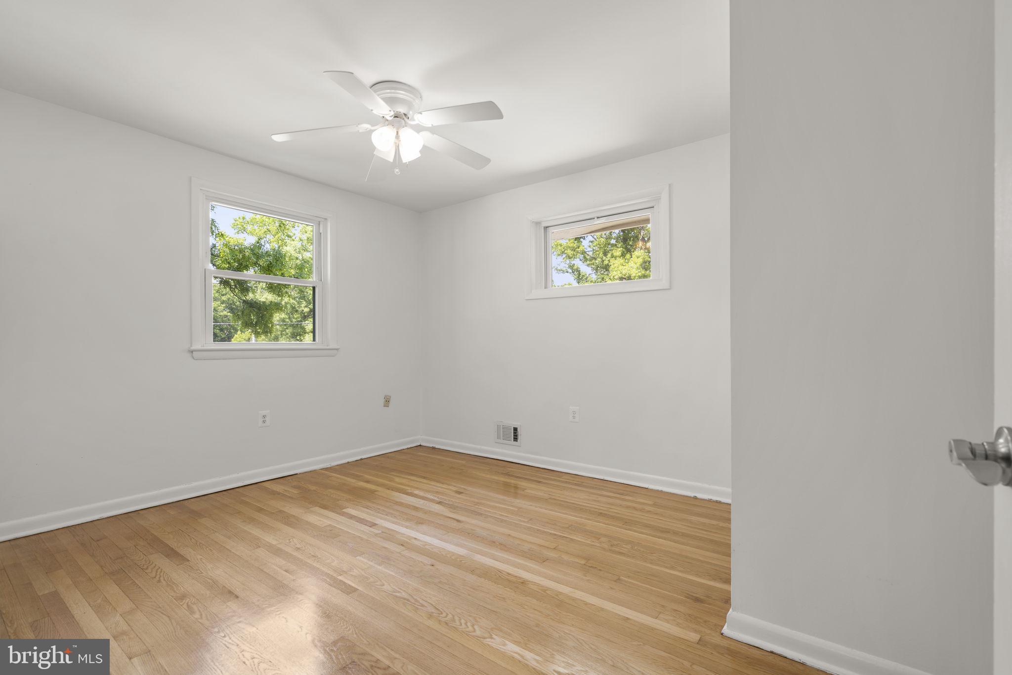 COLLEGE PARK WOODS - Residential