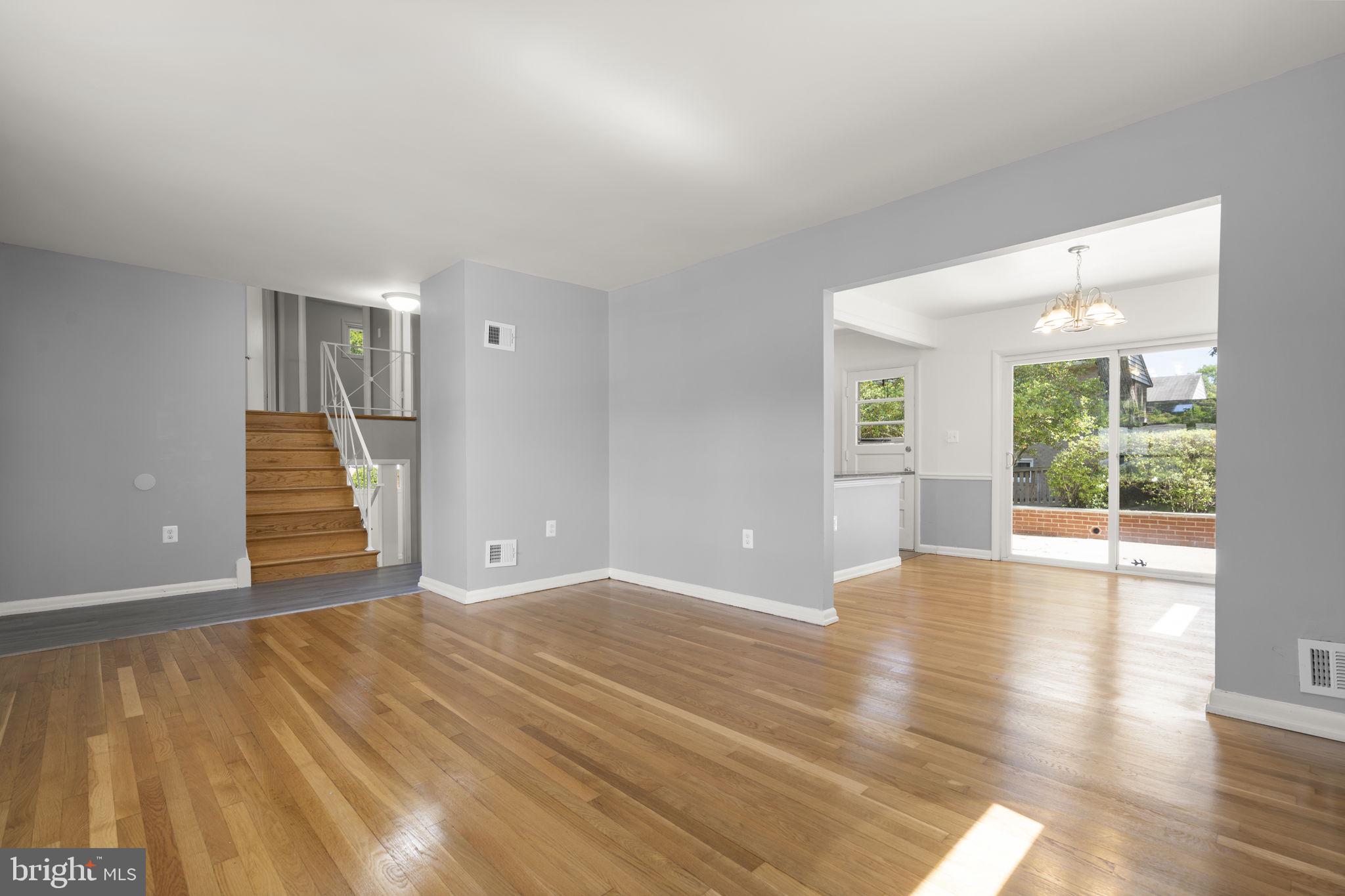 COLLEGE PARK WOODS - Residential