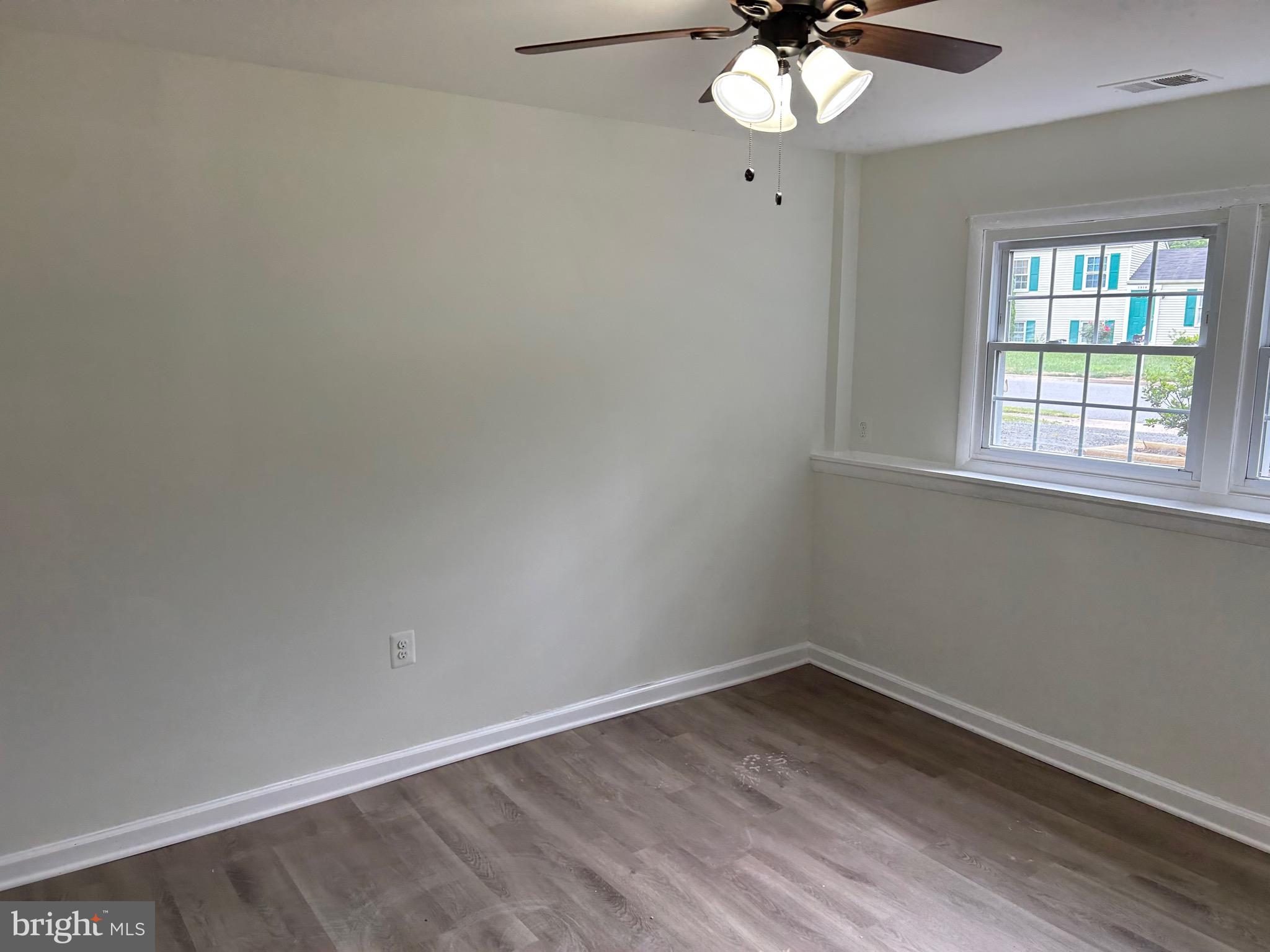 DULLES PARK - Residential