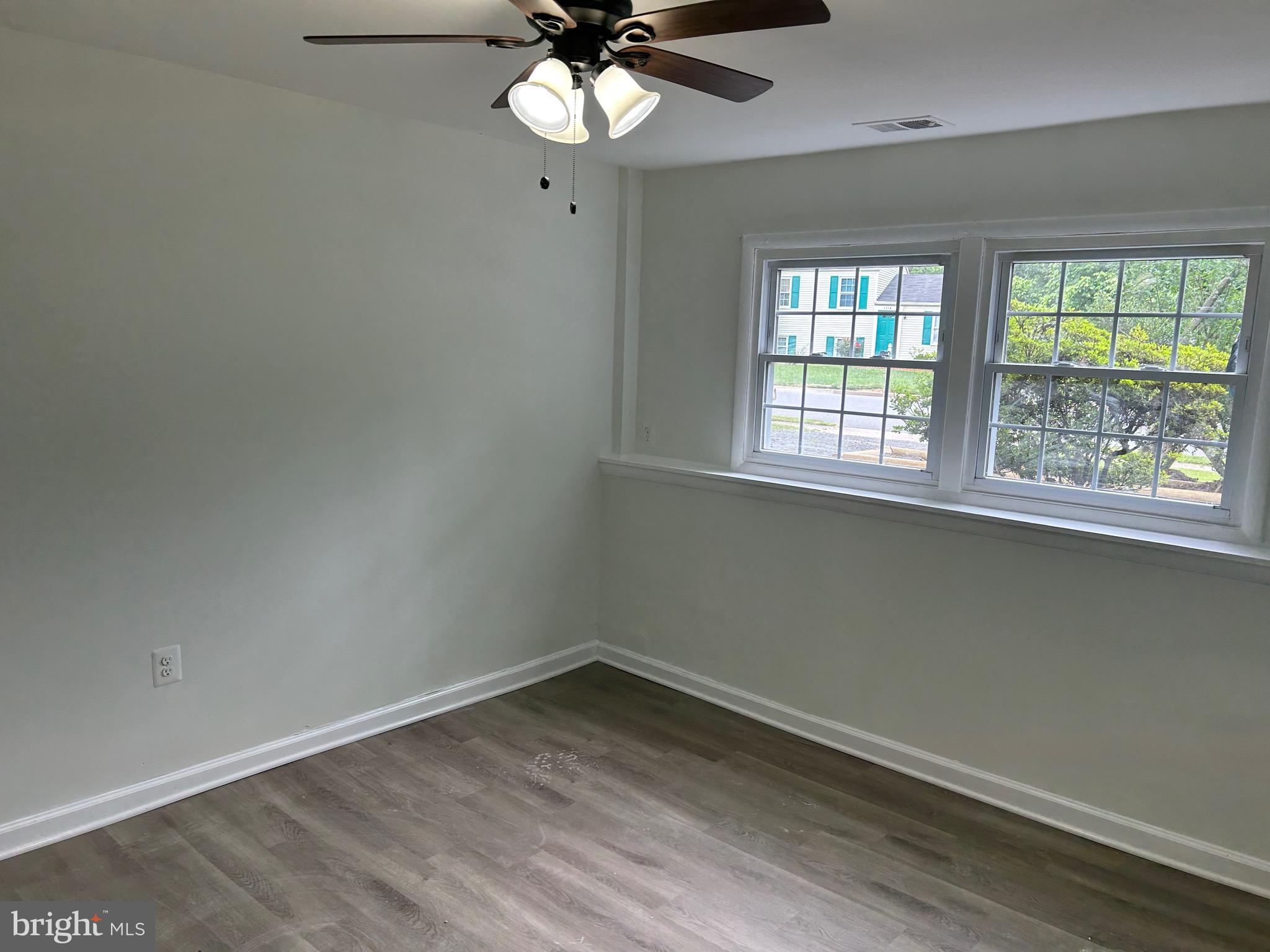 DULLES PARK - Residential