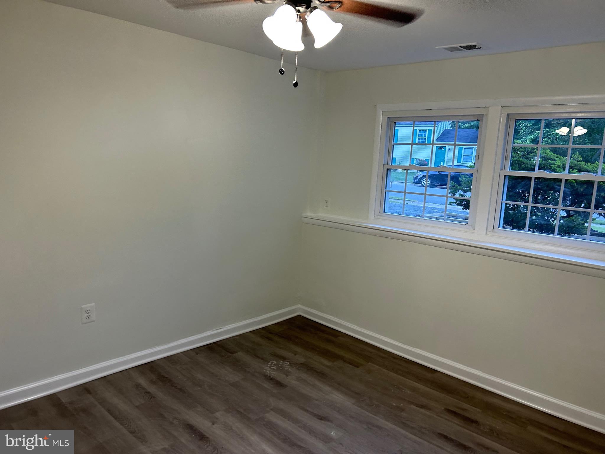 DULLES PARK - Residential