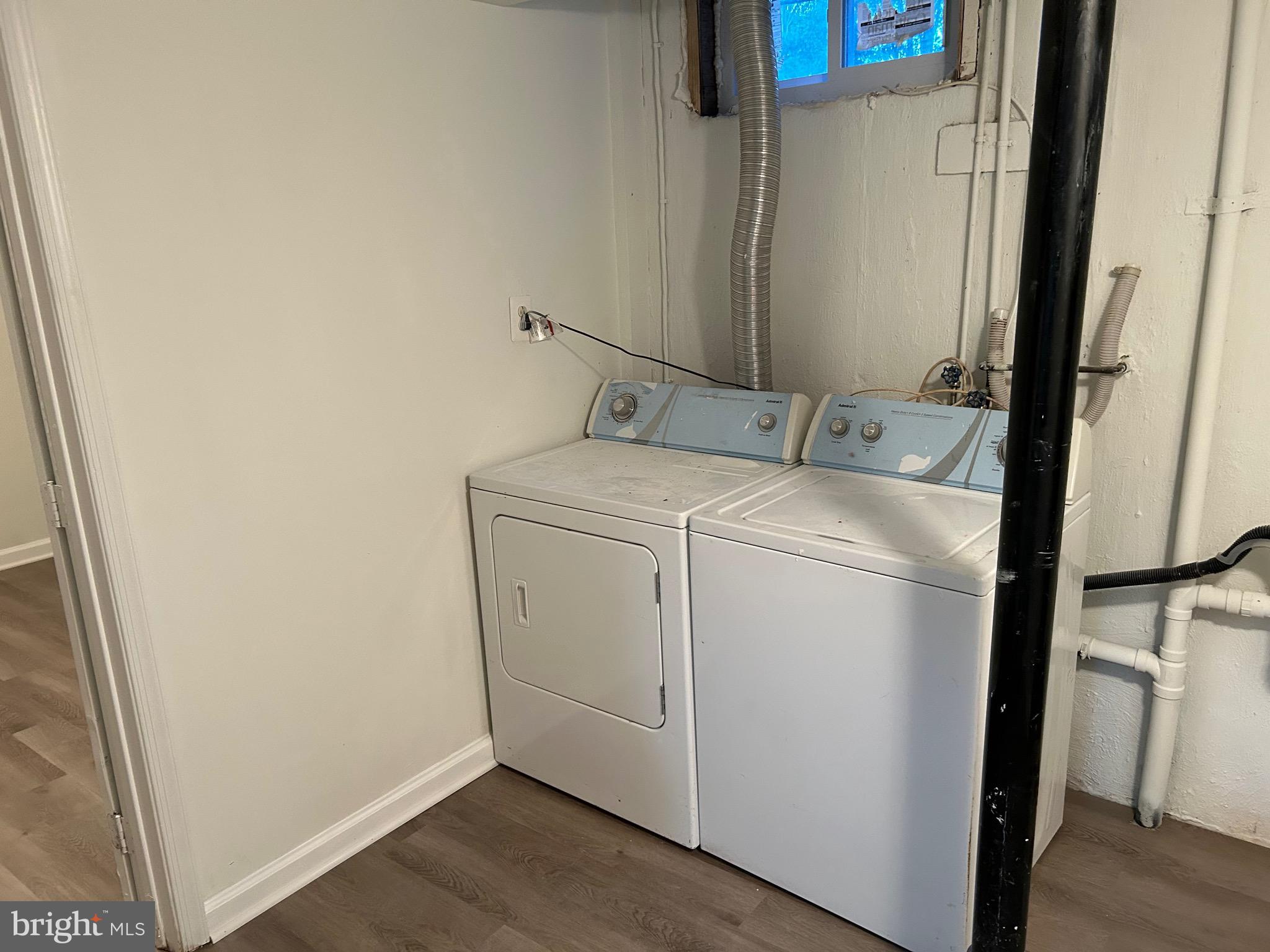 DULLES PARK - Residential