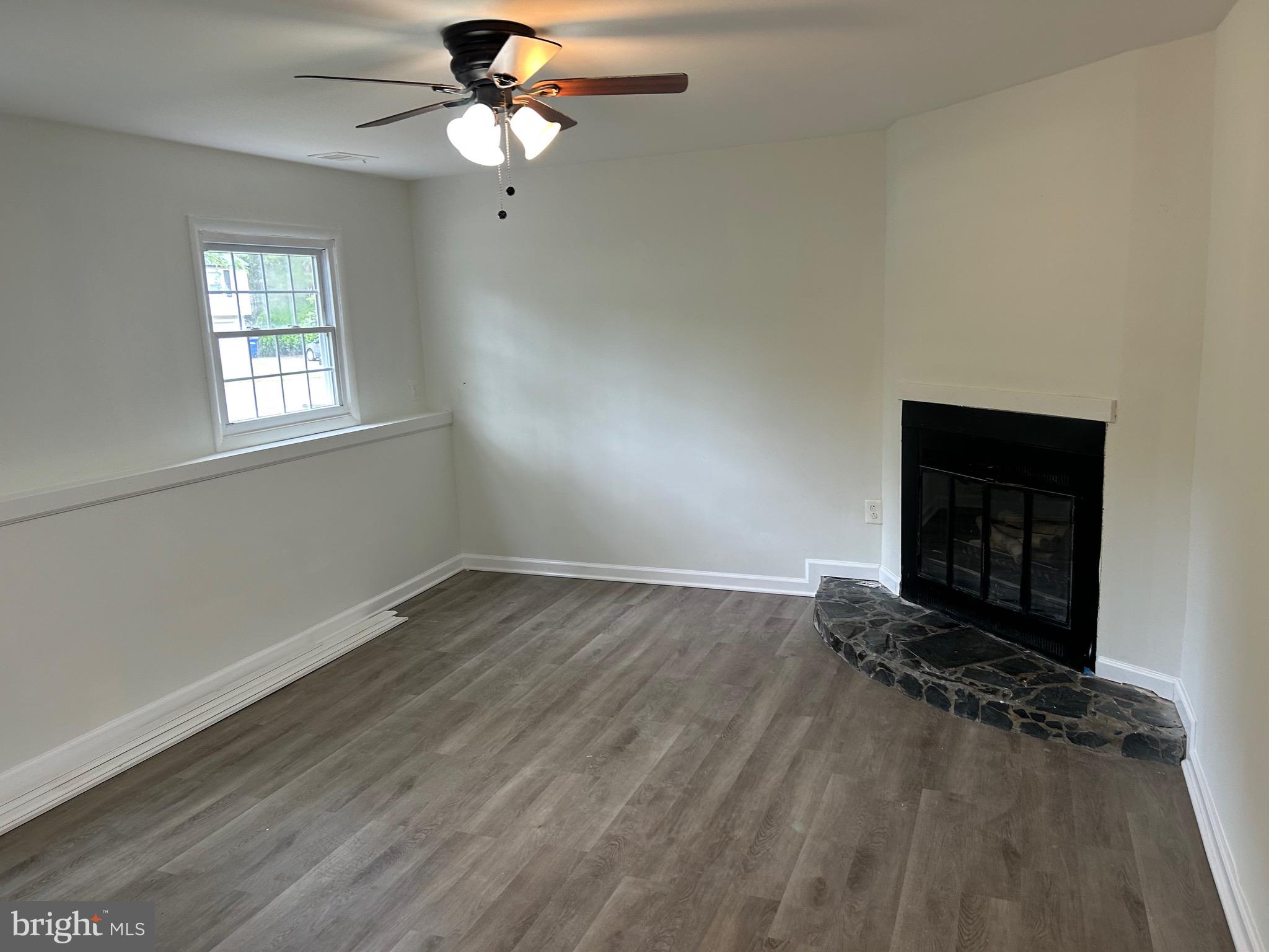 DULLES PARK - Residential