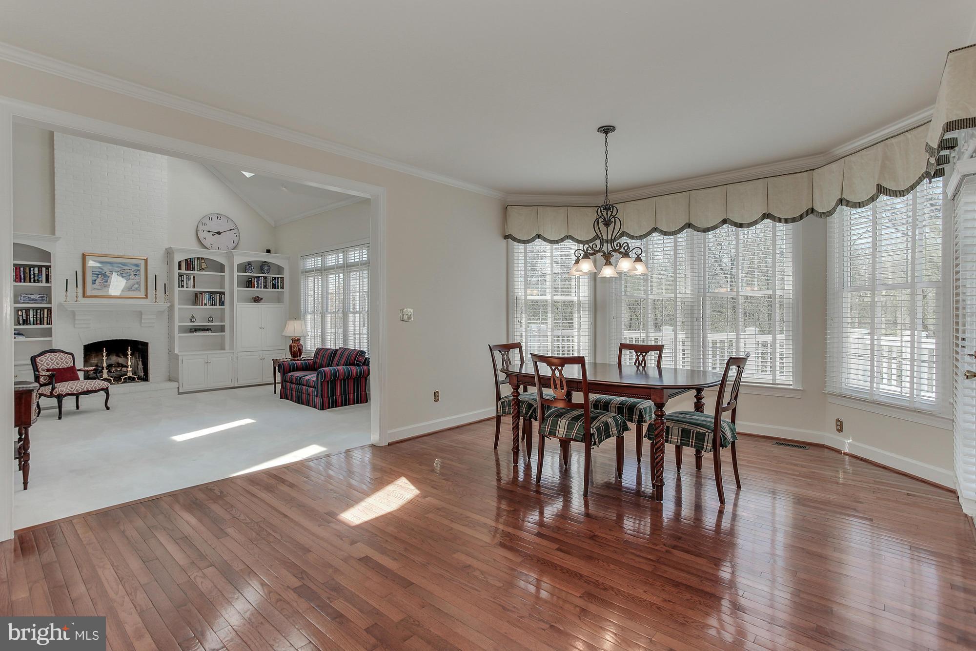 MUSTANG CROSSING - Residential