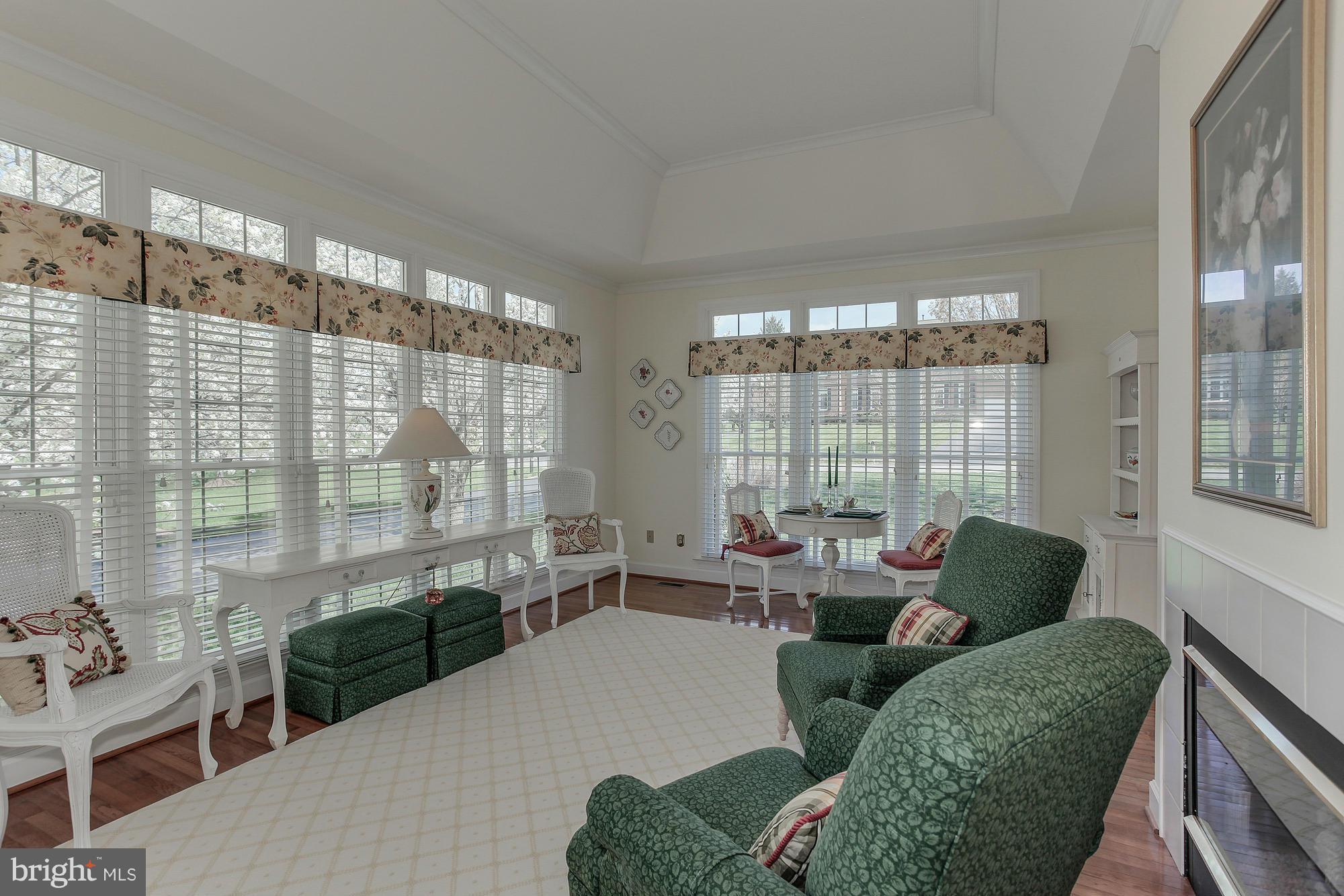 MUSTANG CROSSING - Residential