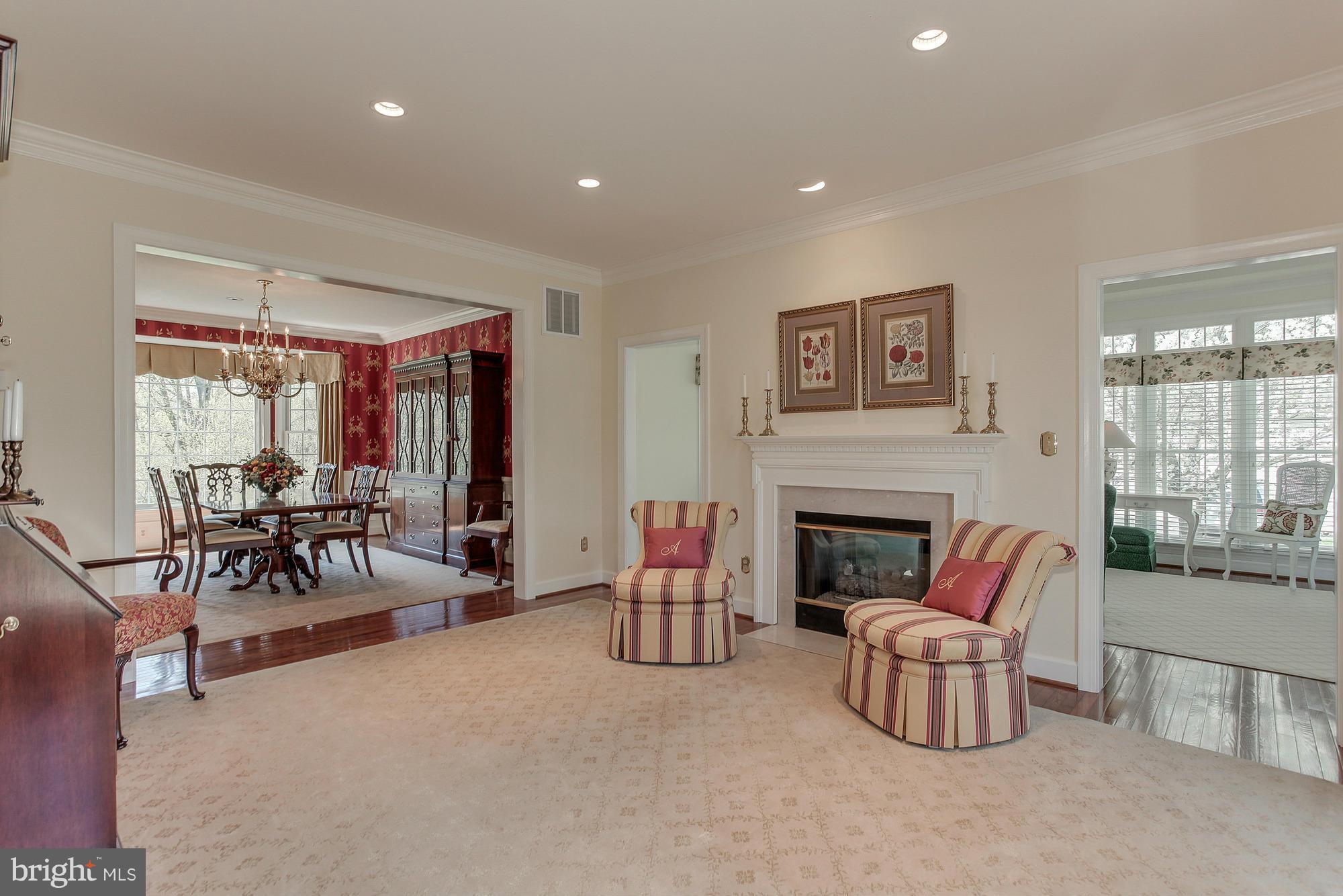 MUSTANG CROSSING - Residential