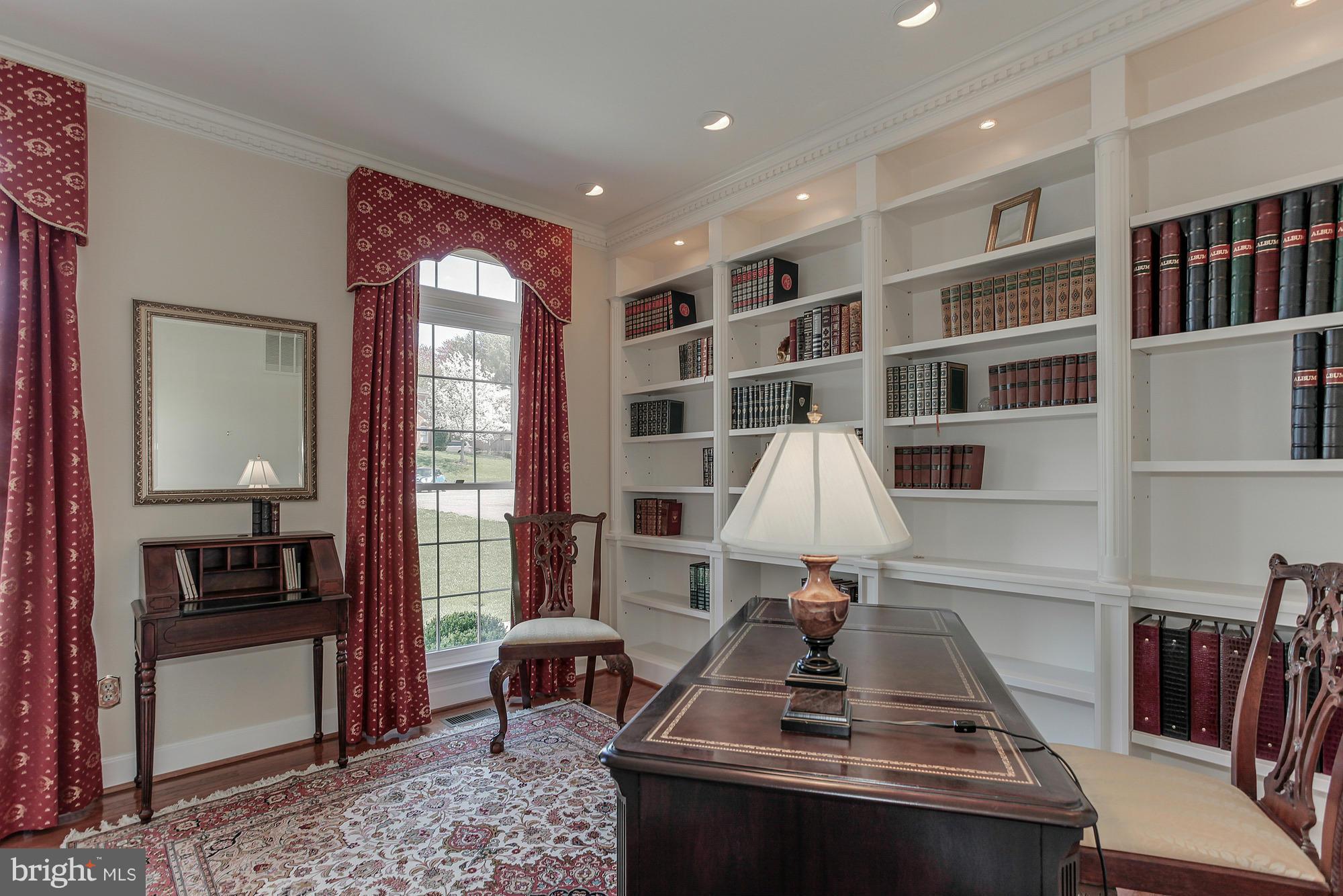 MUSTANG CROSSING - Residential