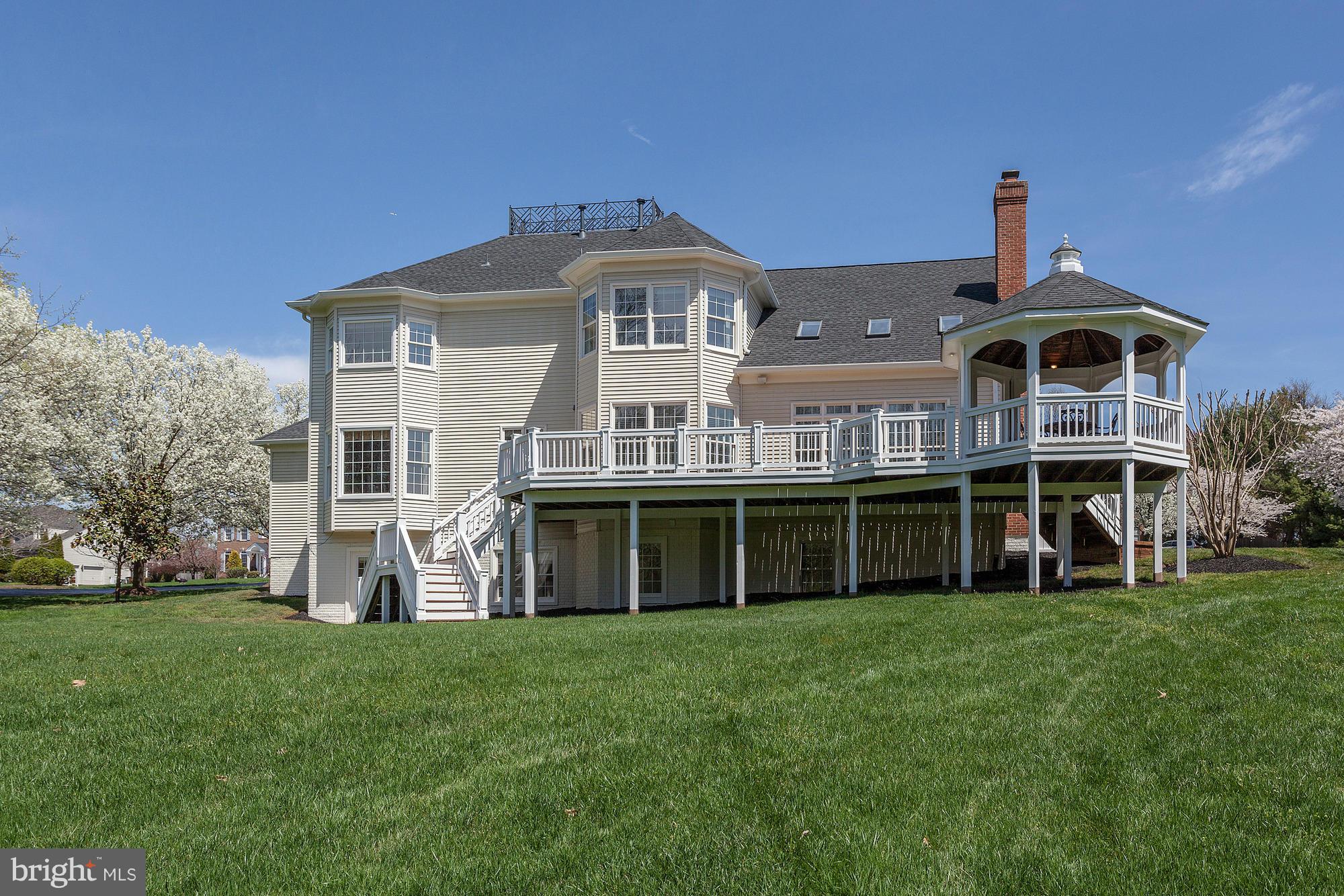 MUSTANG CROSSING - Residential