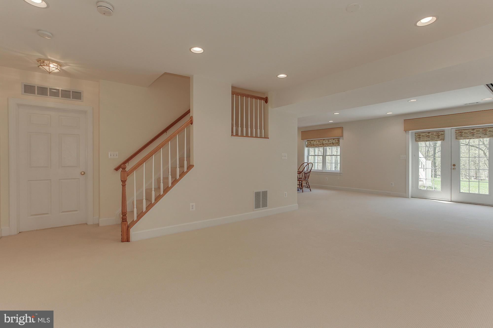 MUSTANG CROSSING - Residential